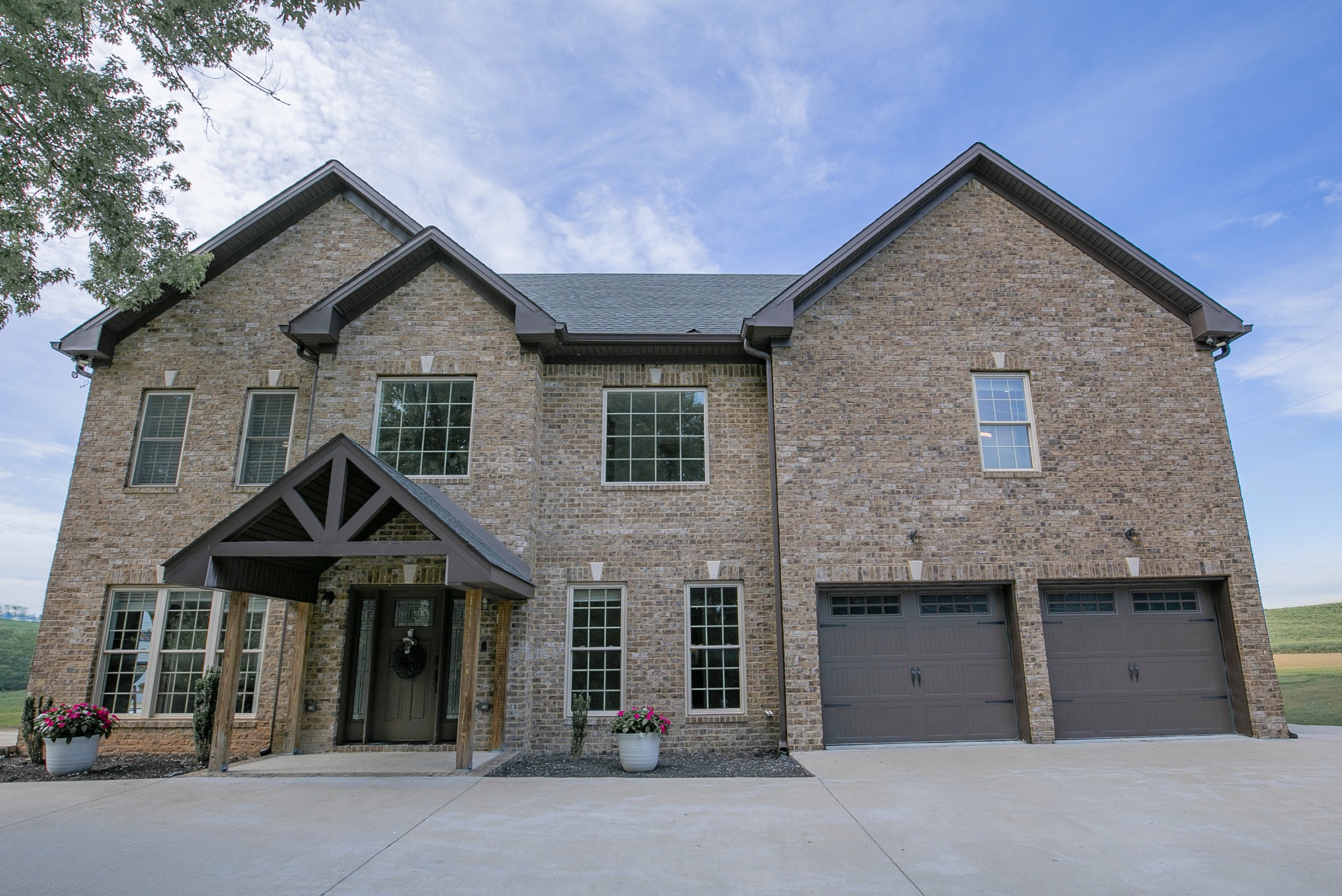 7144 Hall Rd