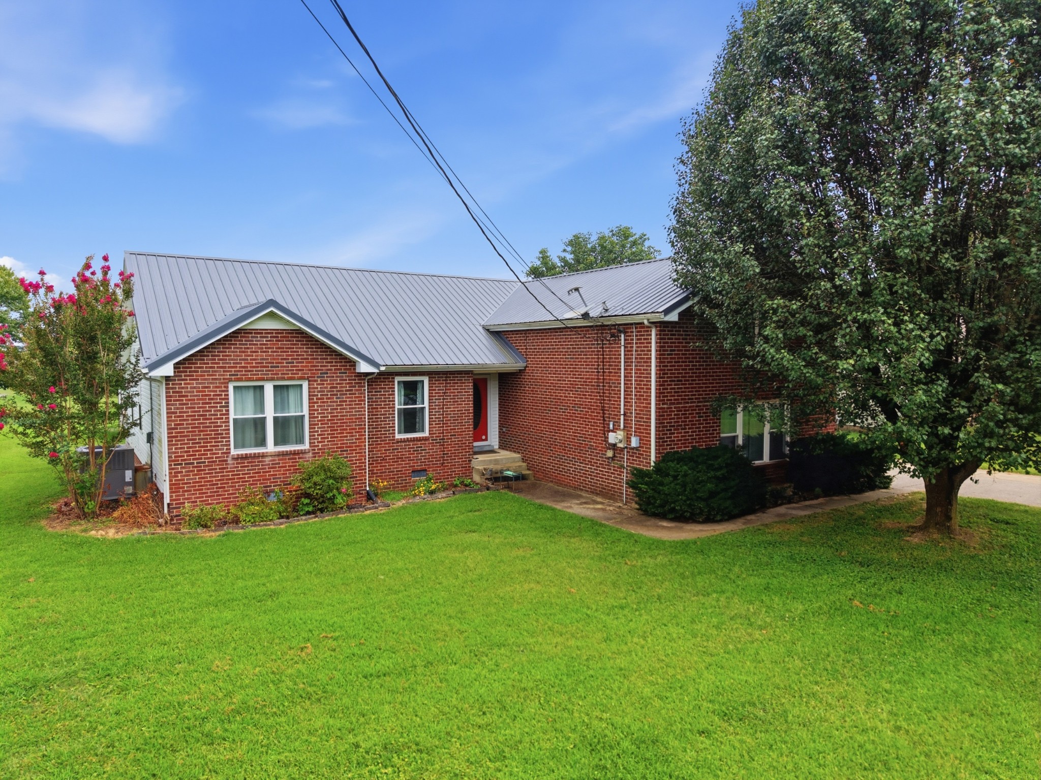 1705 Hunt Ln