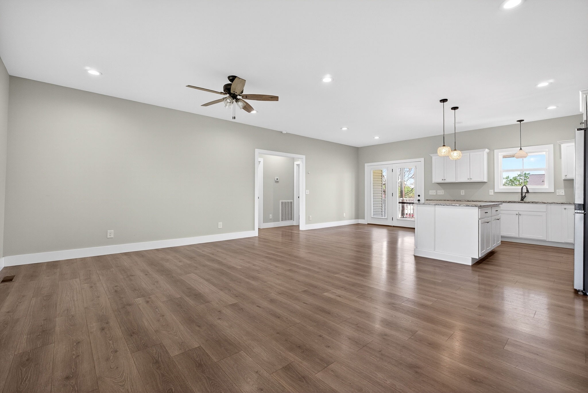 750 Honeysuckle Ln