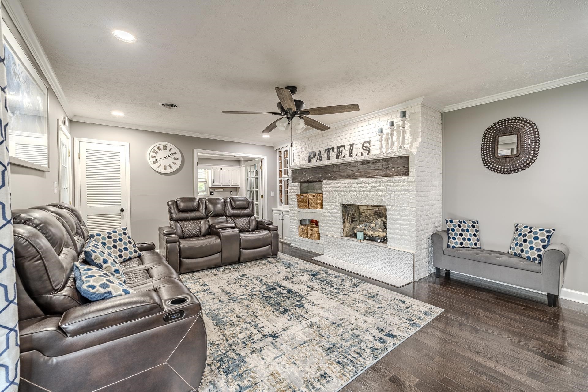 280 BOWEN DR