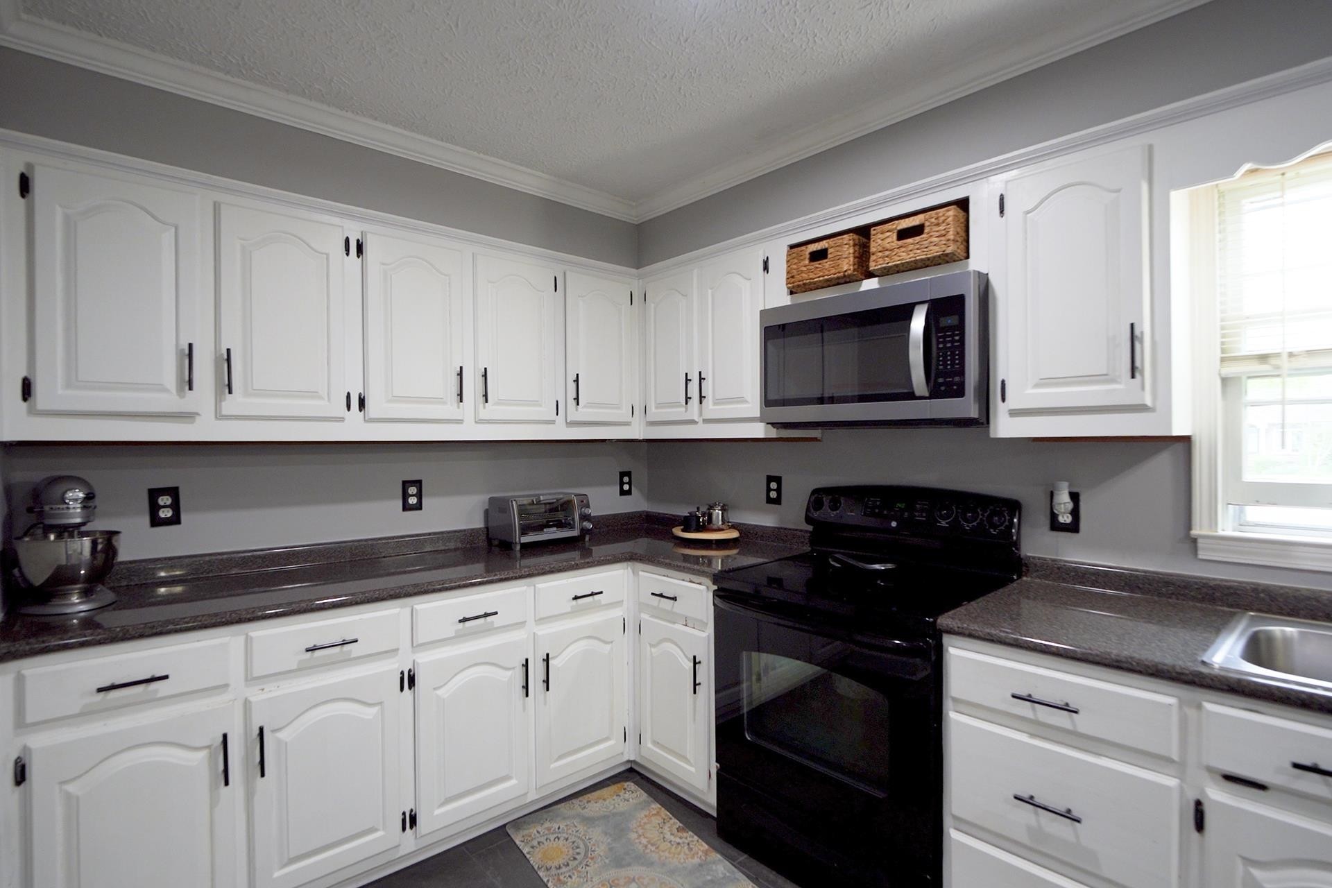 280 BOWEN DR