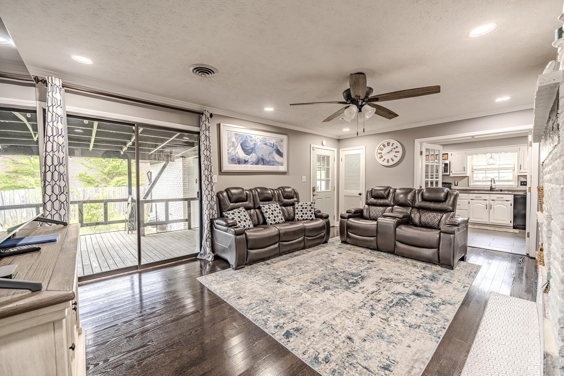 280 BOWEN DR