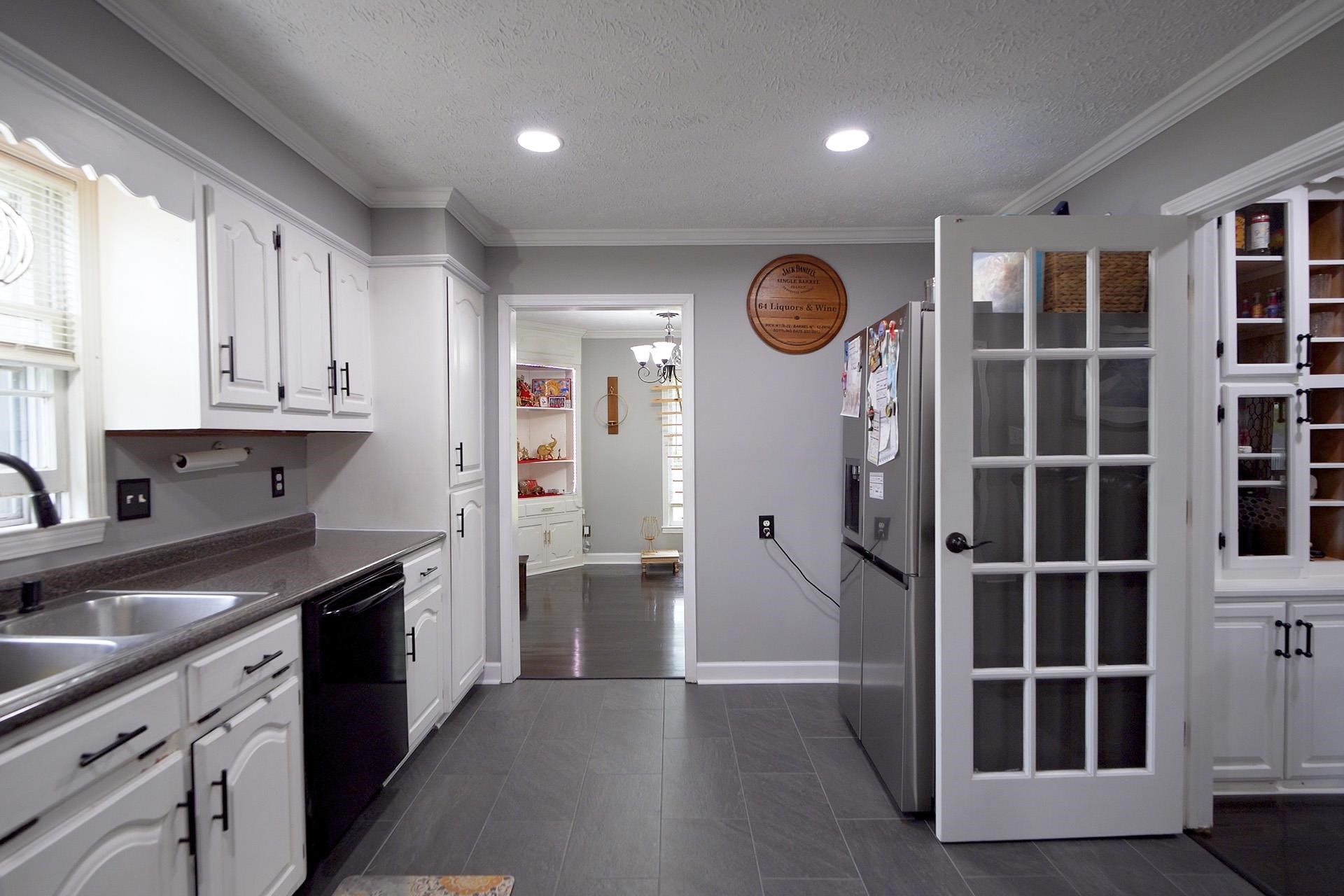 280 BOWEN DR
