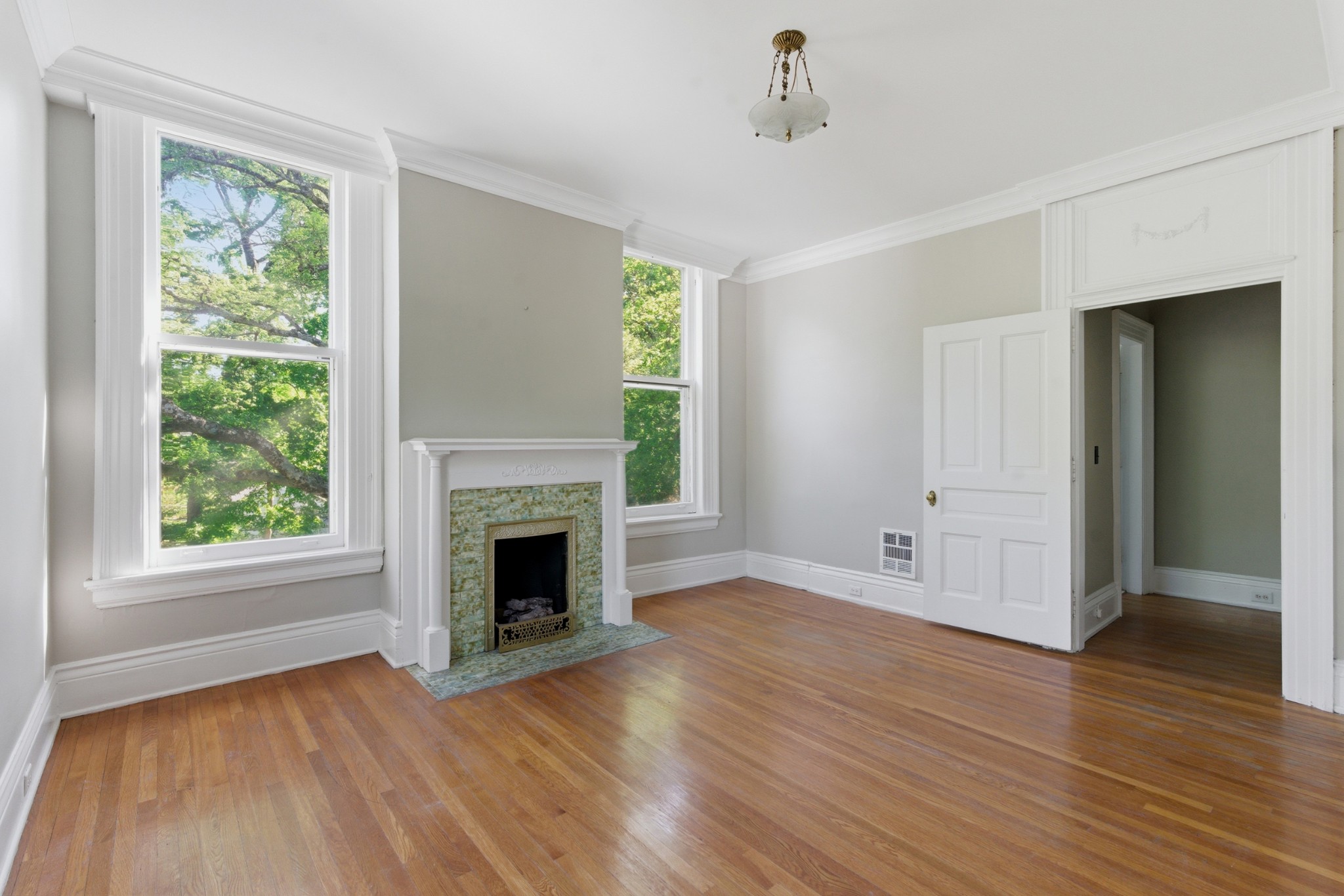 444 Bowling Ave