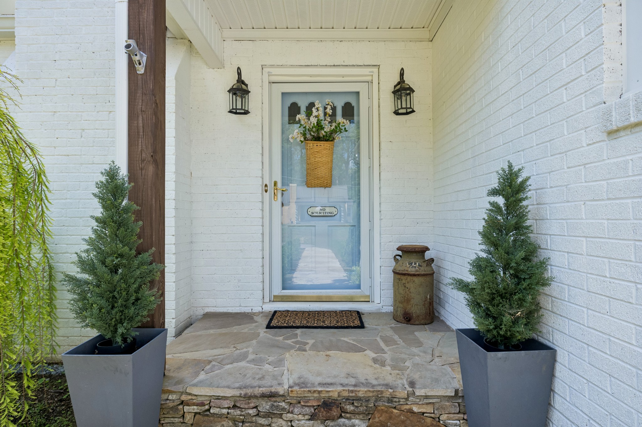 219 Rivermont Dr
