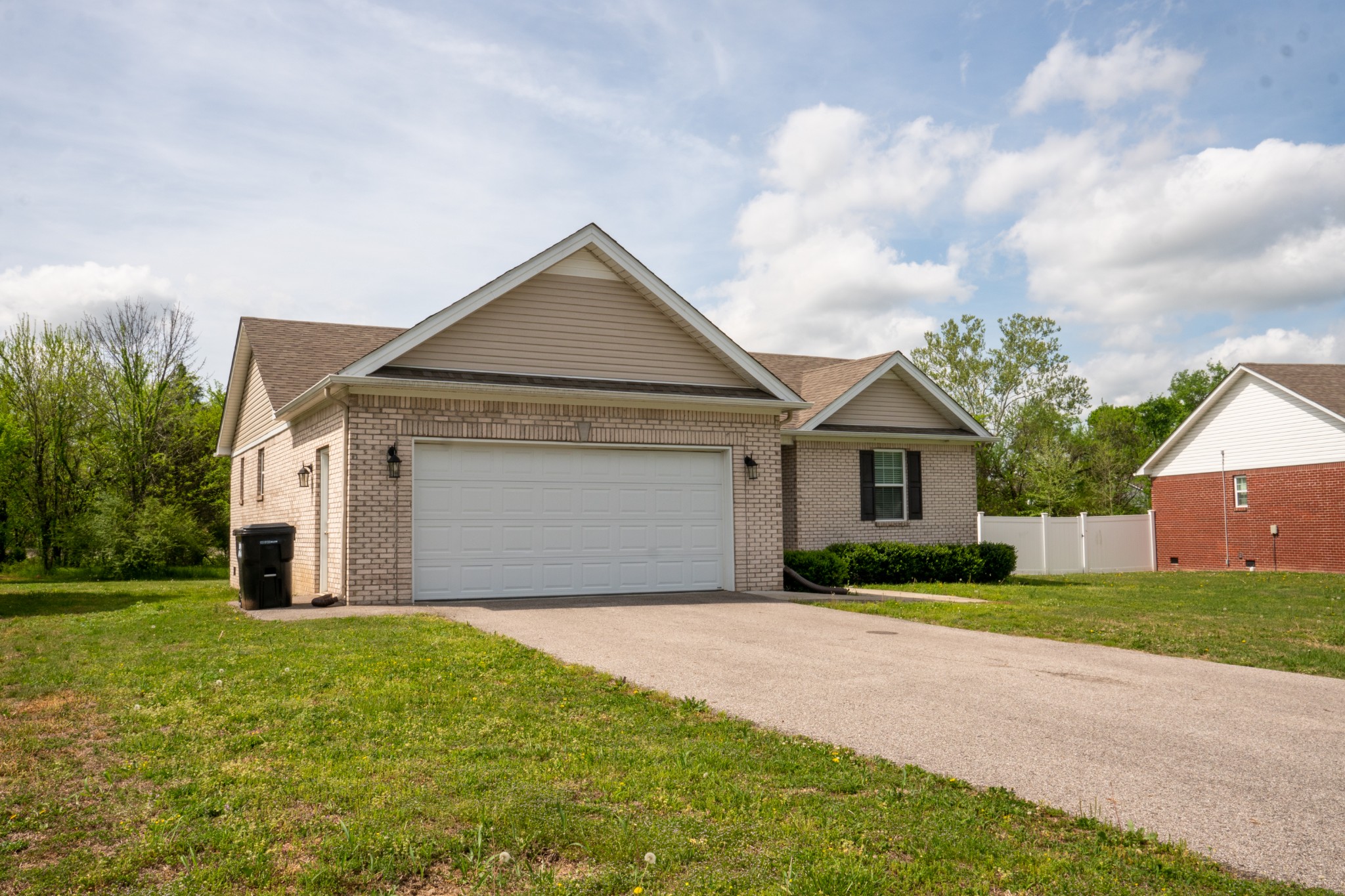 2008 Eisley Ln