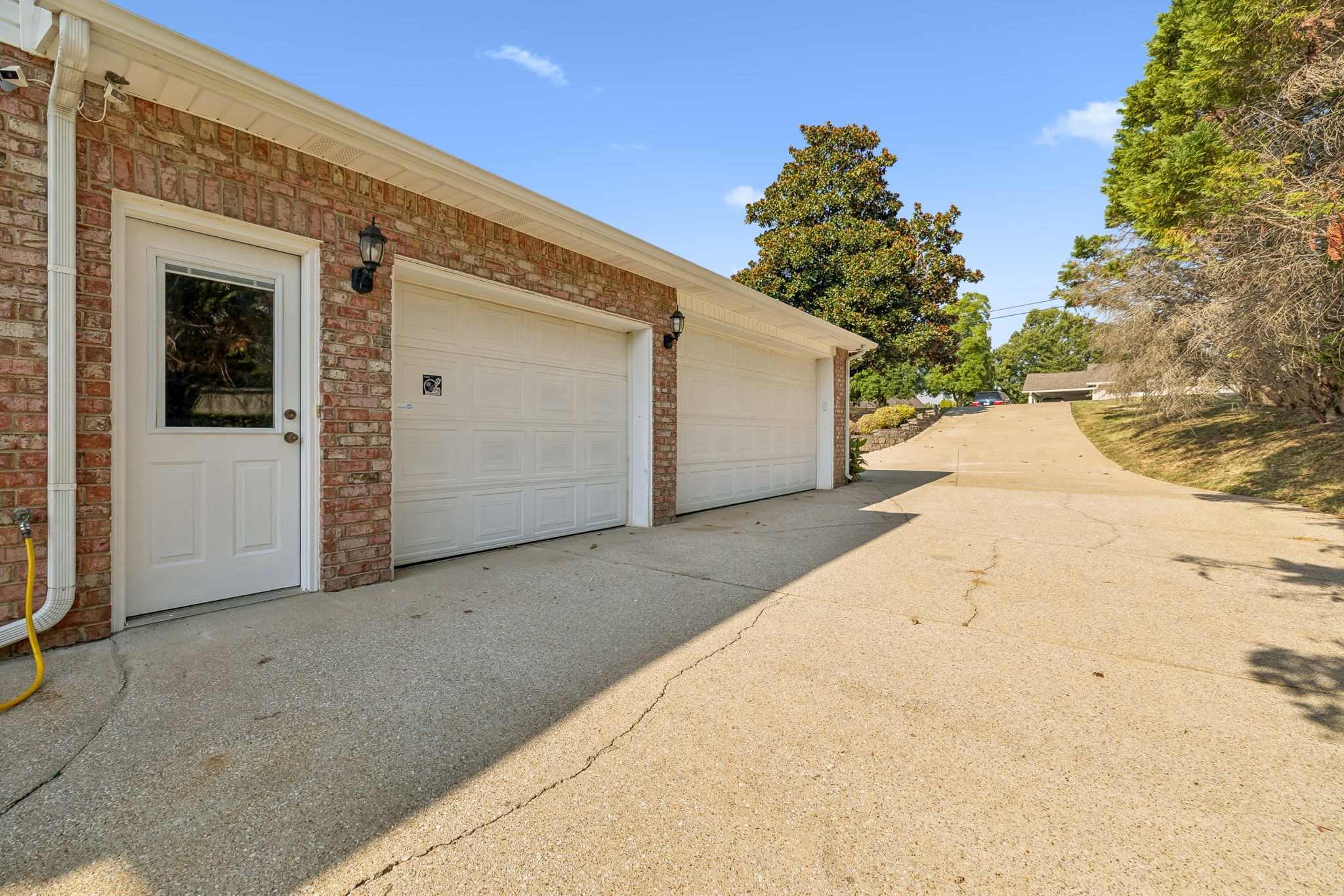 339 Lakeview Cir