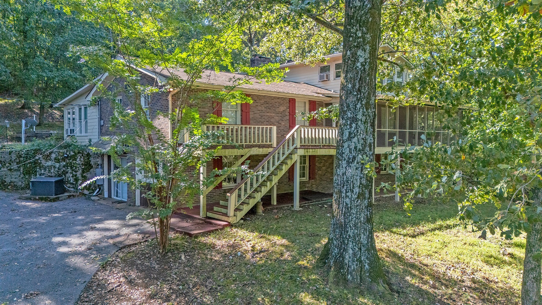 6337 Murray Ln