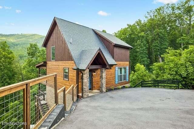 817 Pine Top Lane