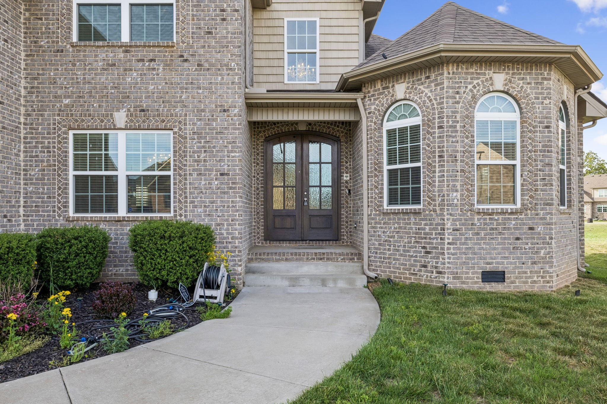 333 Clarabelle Ln