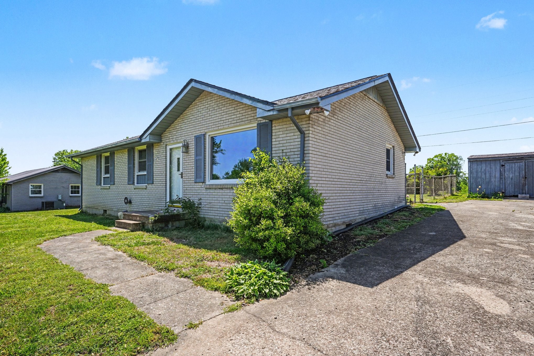 1404 Alton Dr
