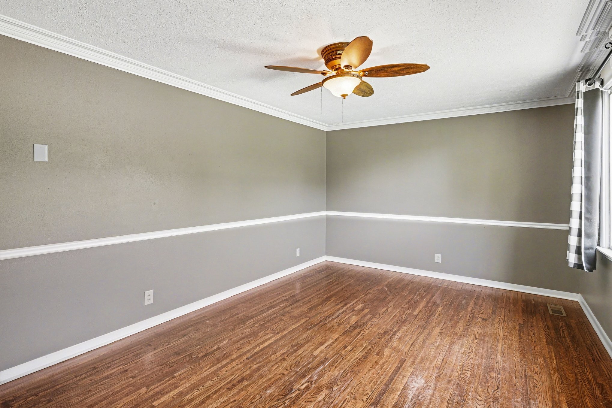 1404 Alton Dr