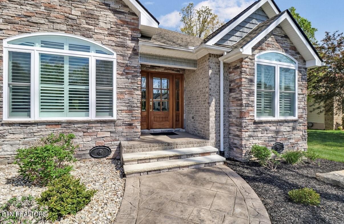 120 Forest View Drive