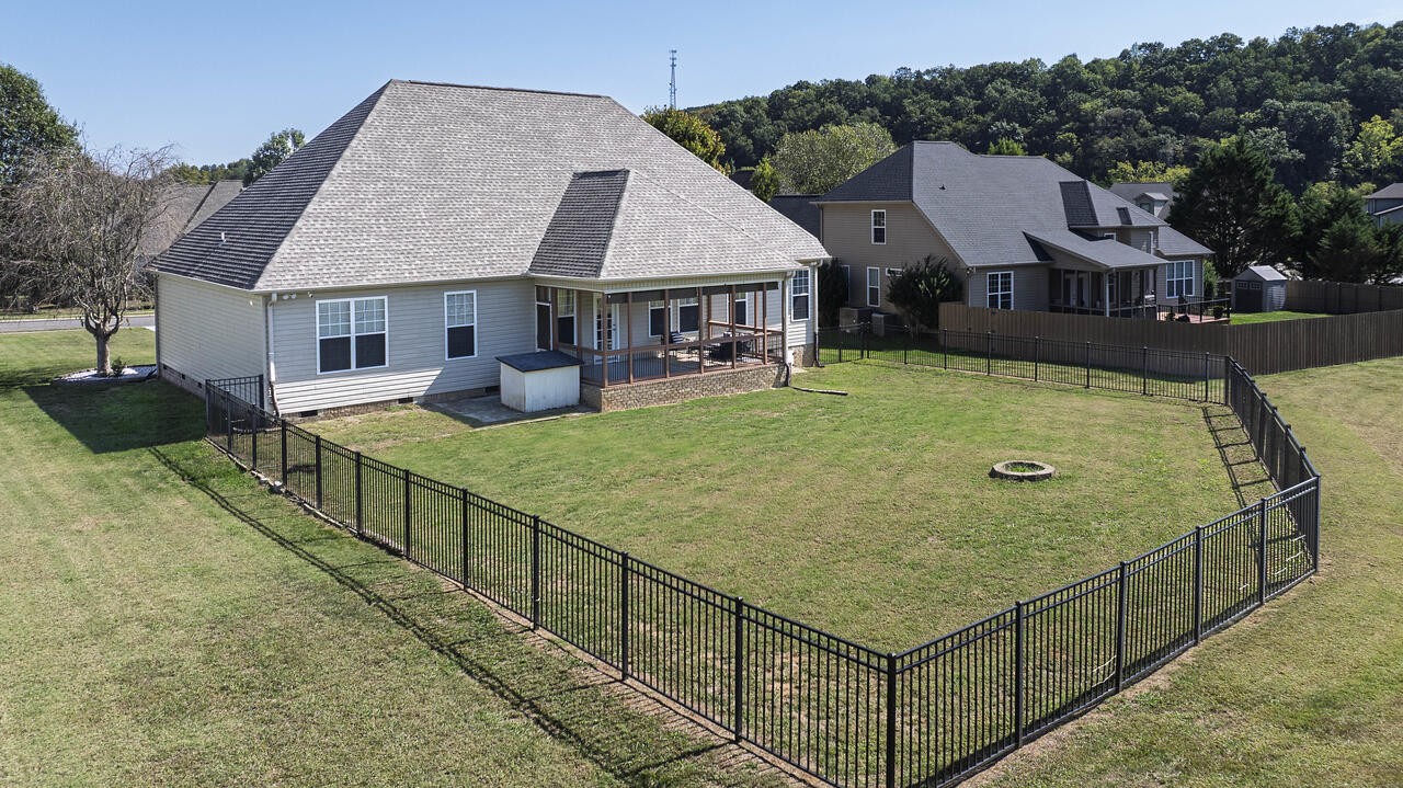 152 Winding Glen Drive, NW
