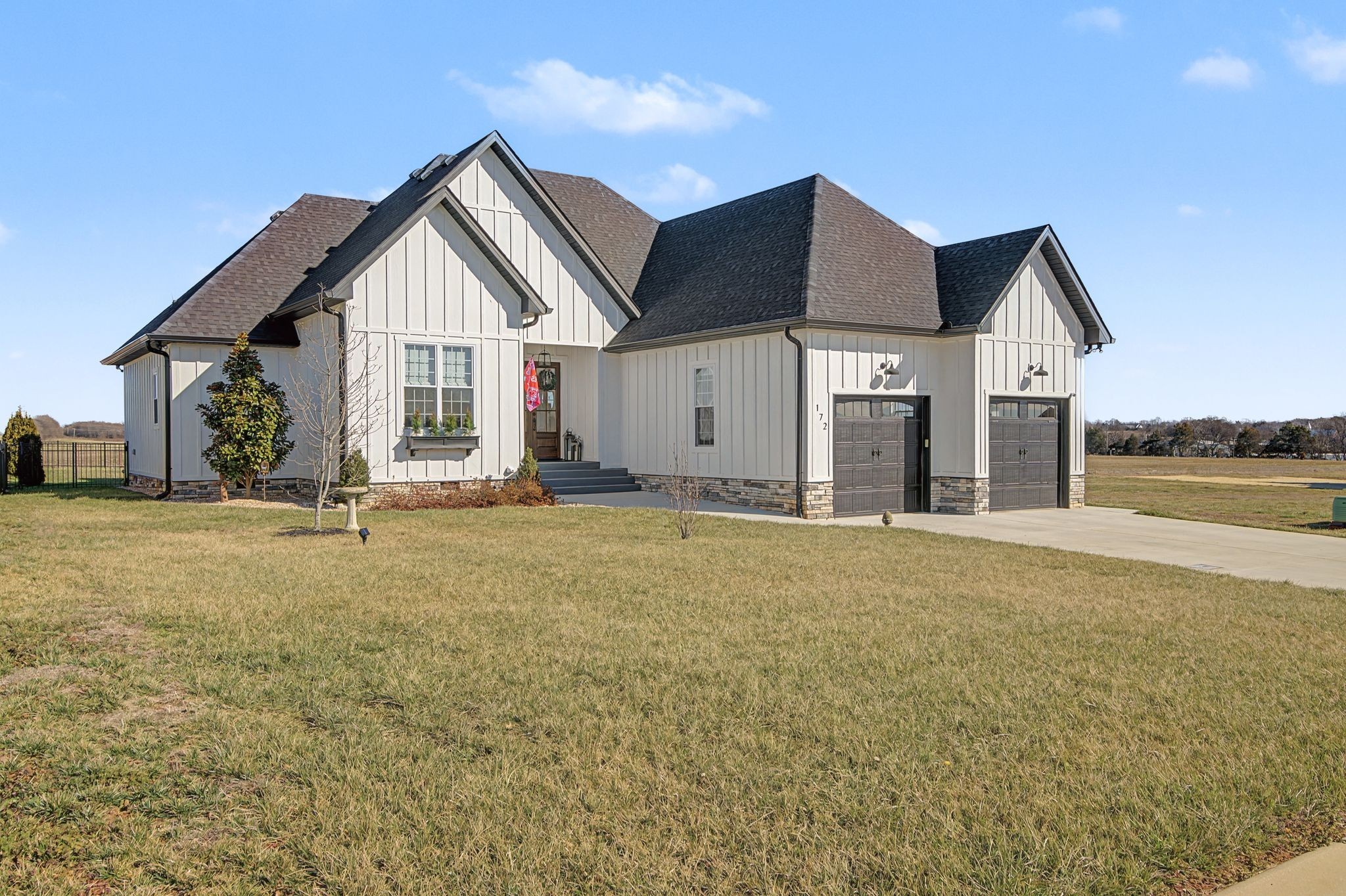 172 Lookout Dr