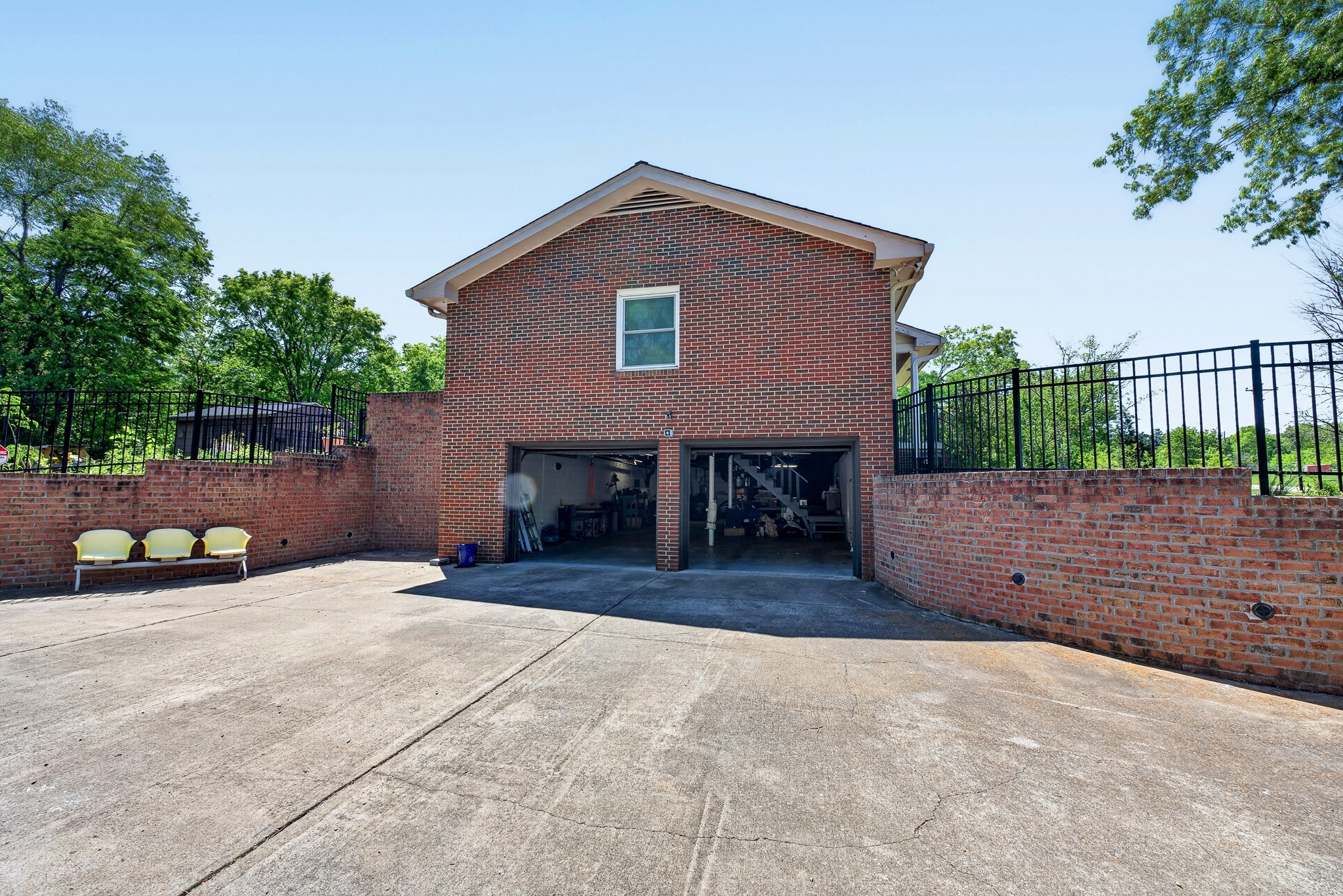 833 Leeville Rd