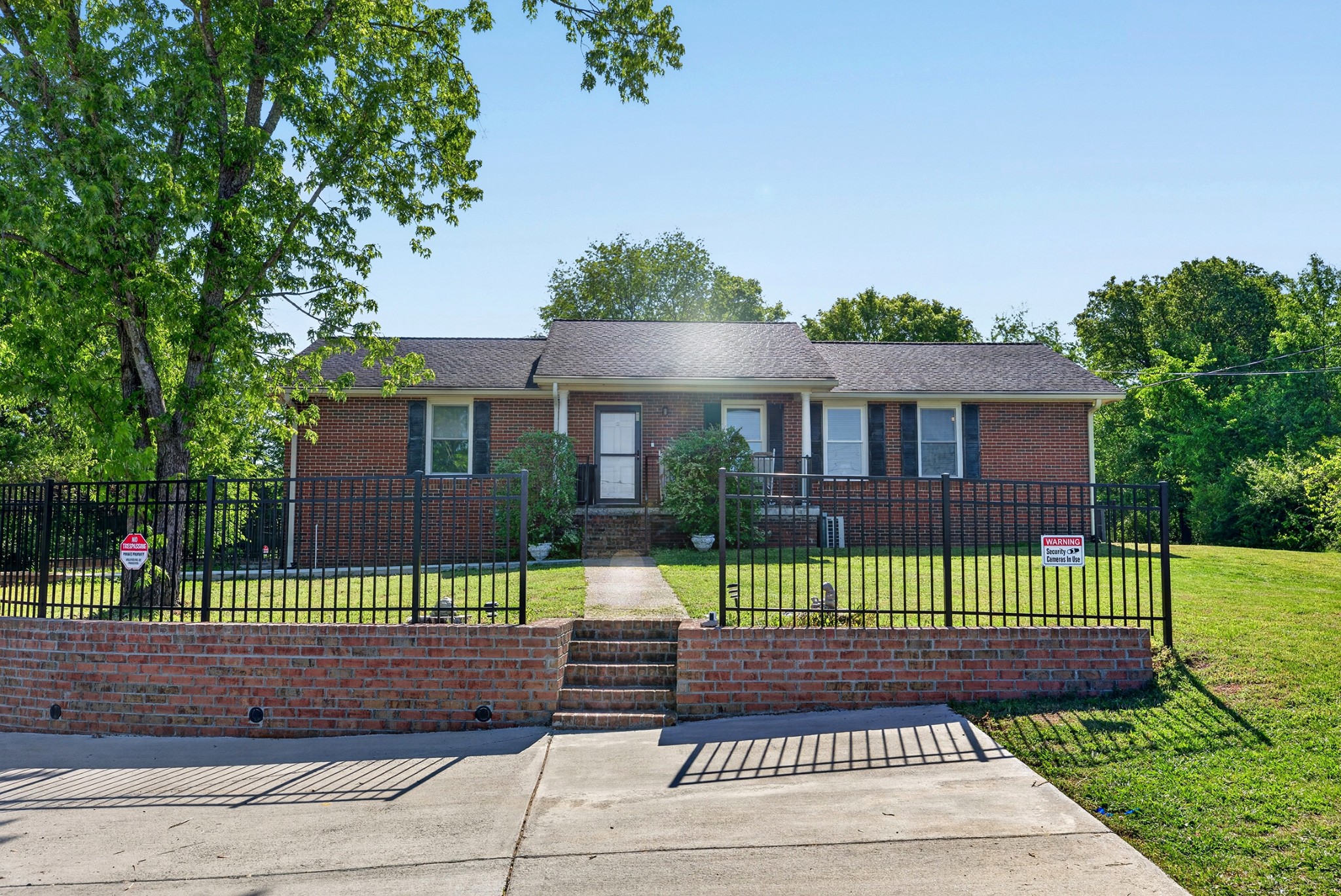 833 Leeville Rd