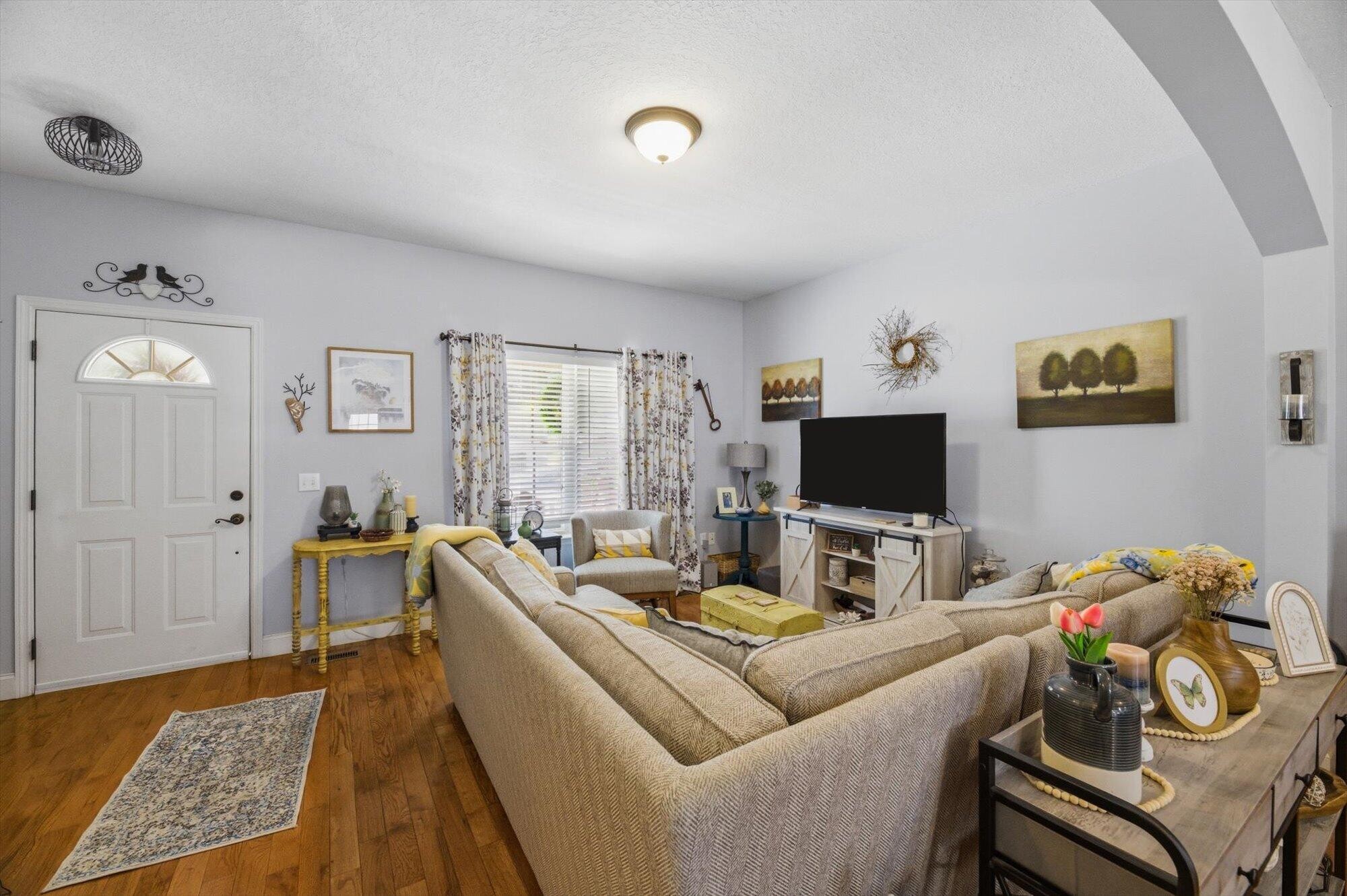 404 Ashbury Circle