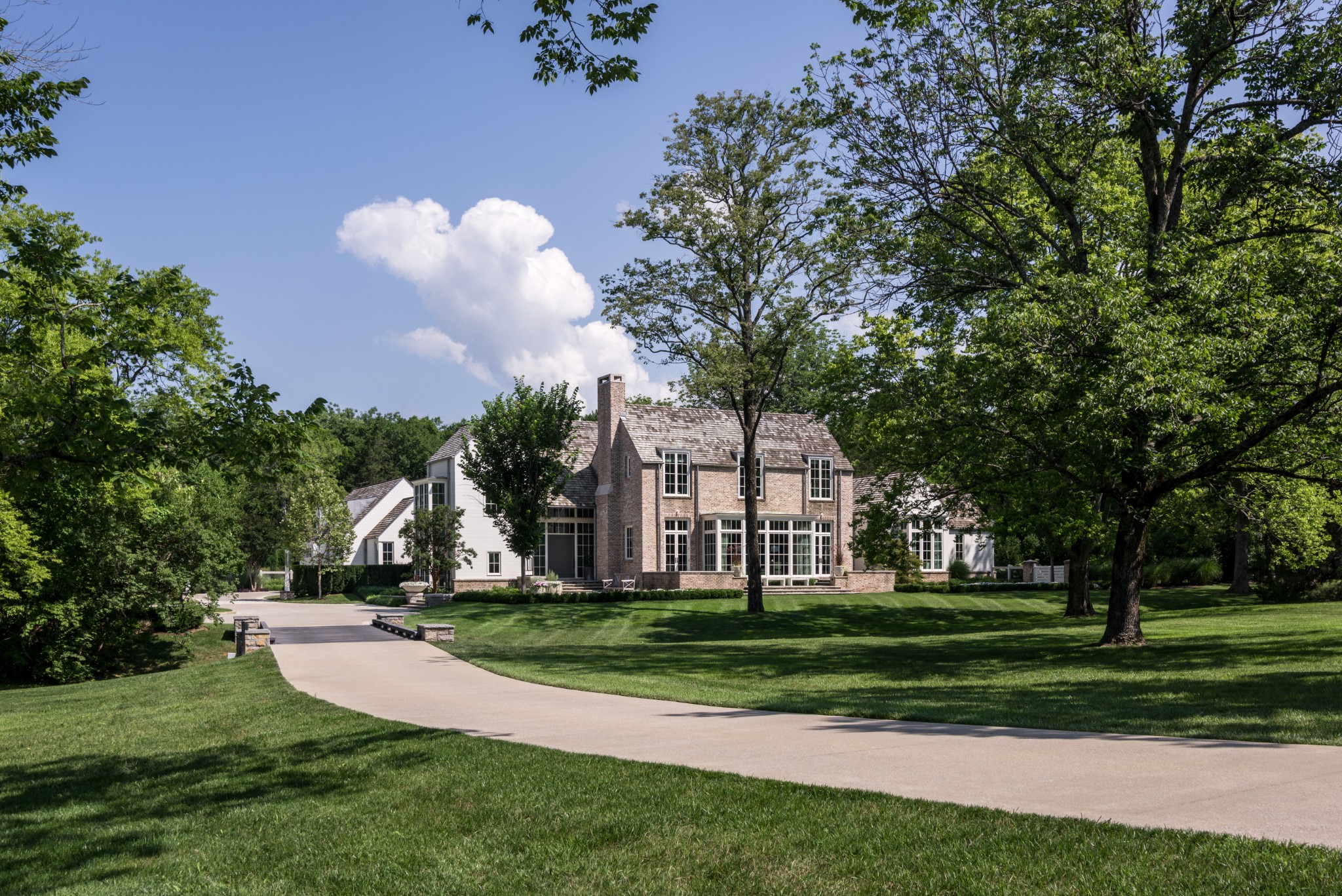5623 Hillsboro Pike