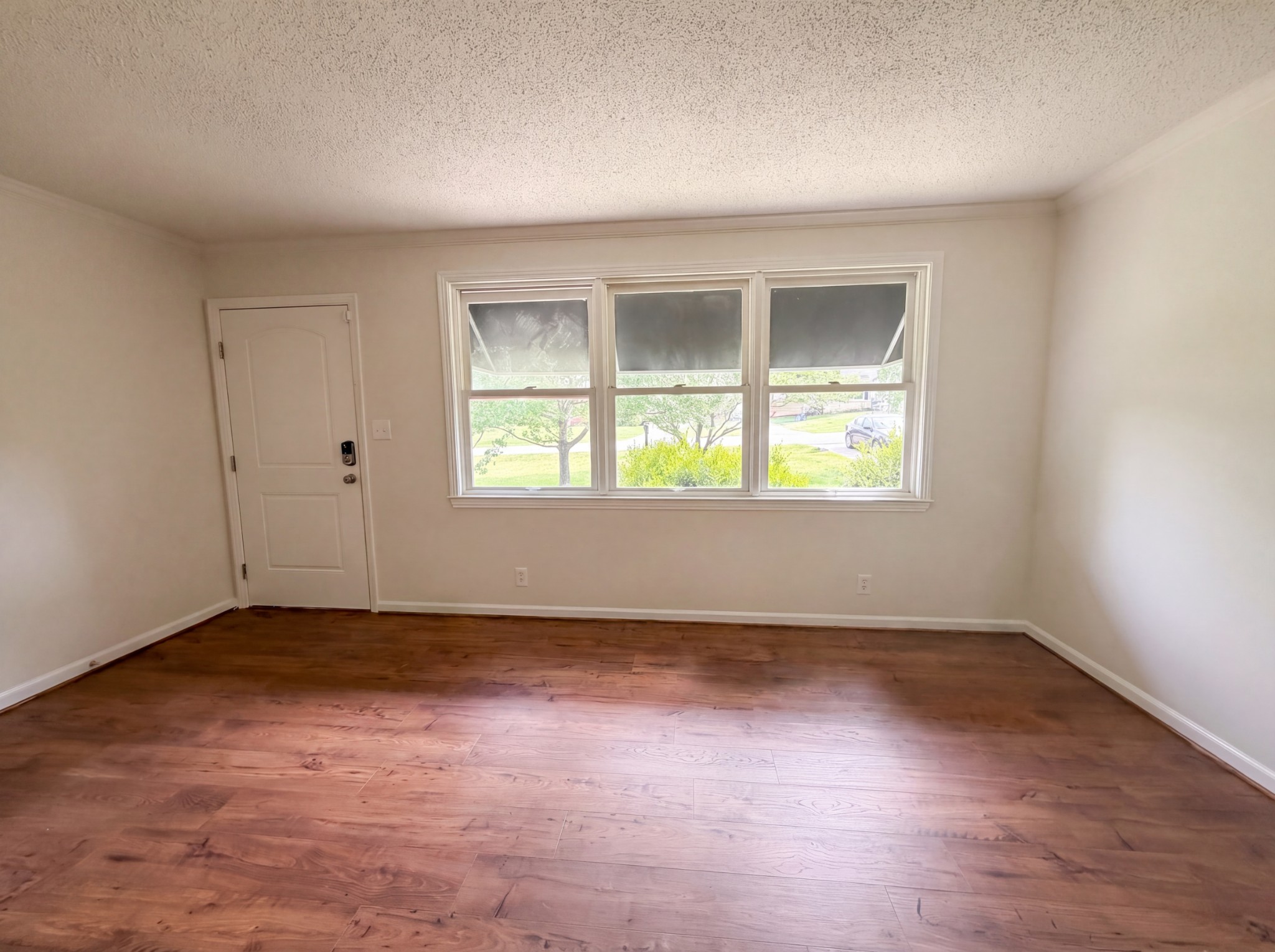 242 Kingswood Dr