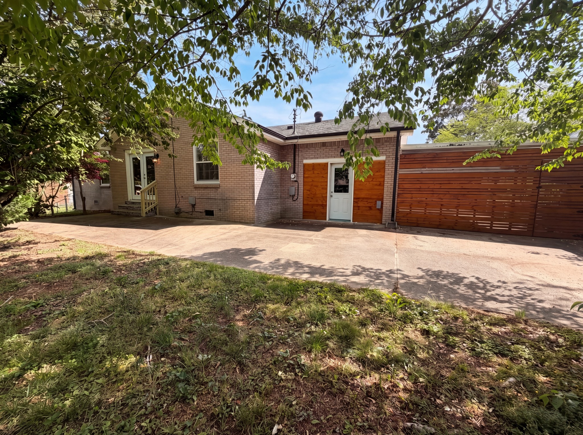 242 Kingswood Dr