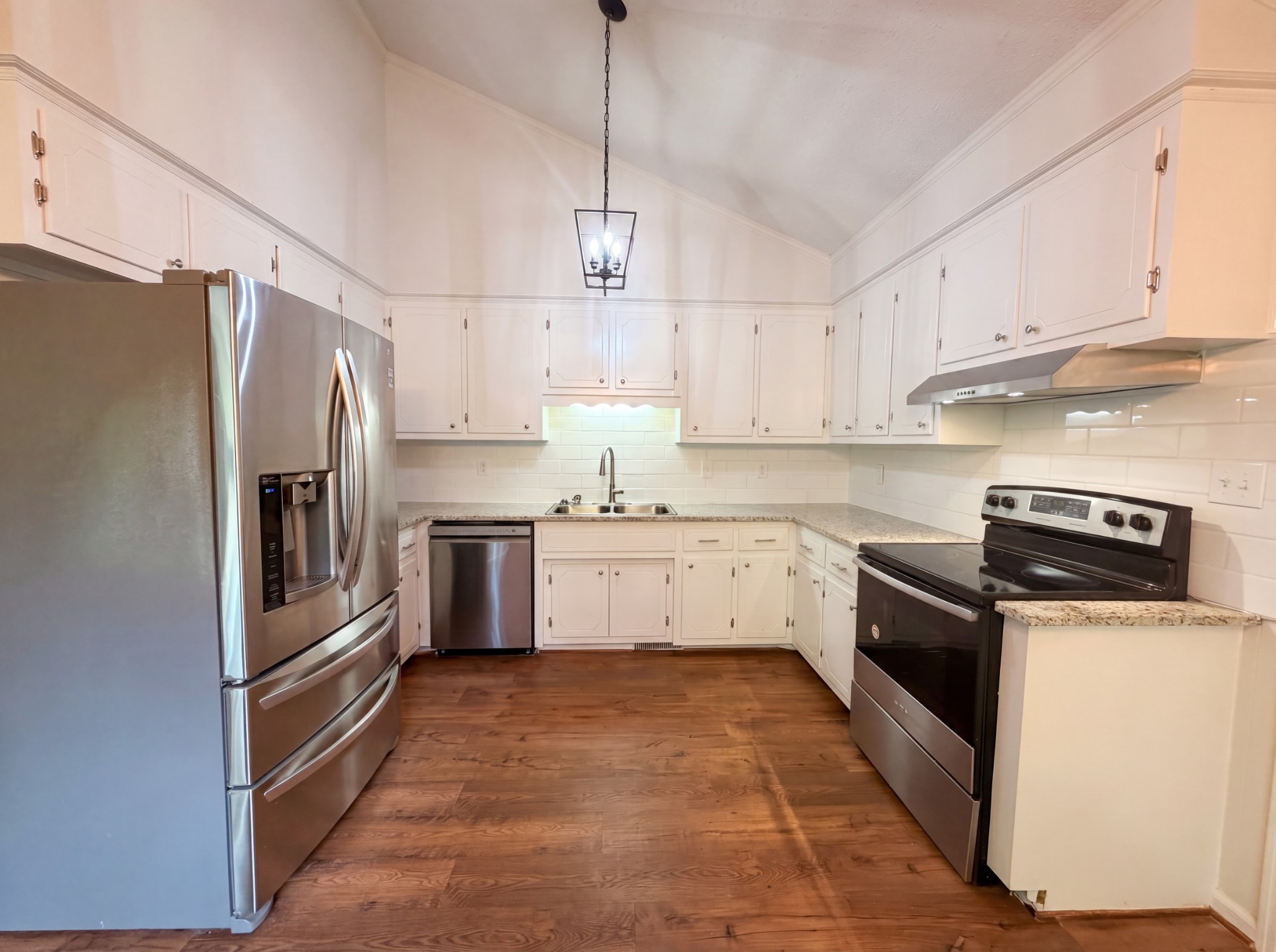 242 Kingswood Dr