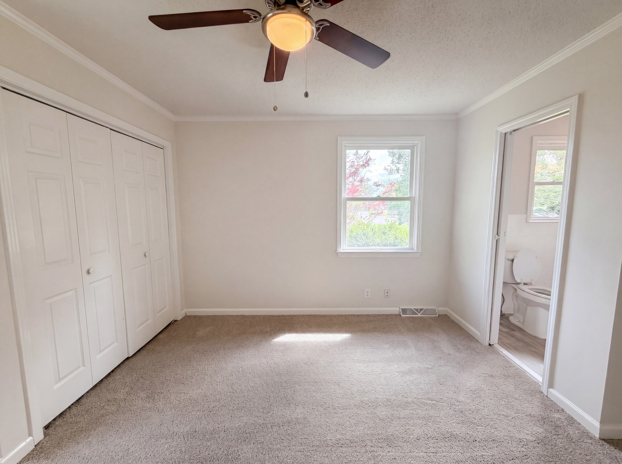 242 Kingswood Dr