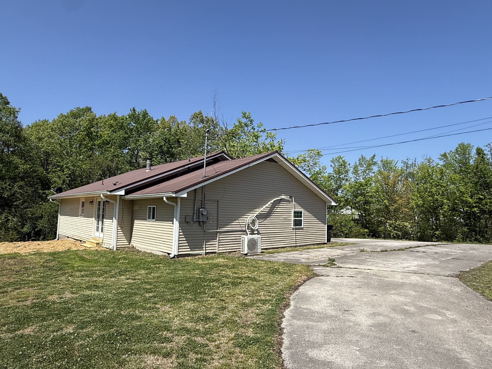 23 Roney Ave