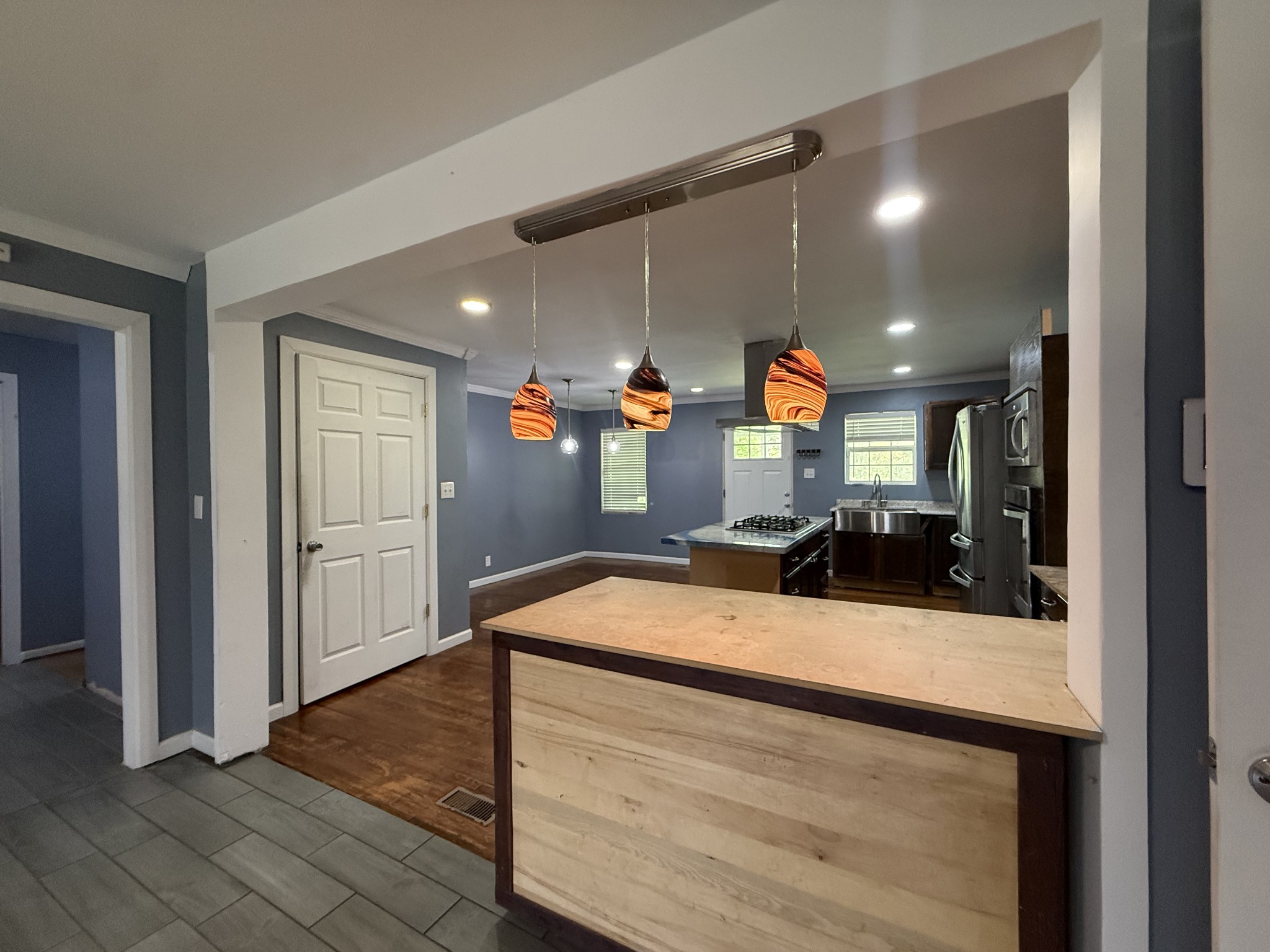 23 Roney Ave