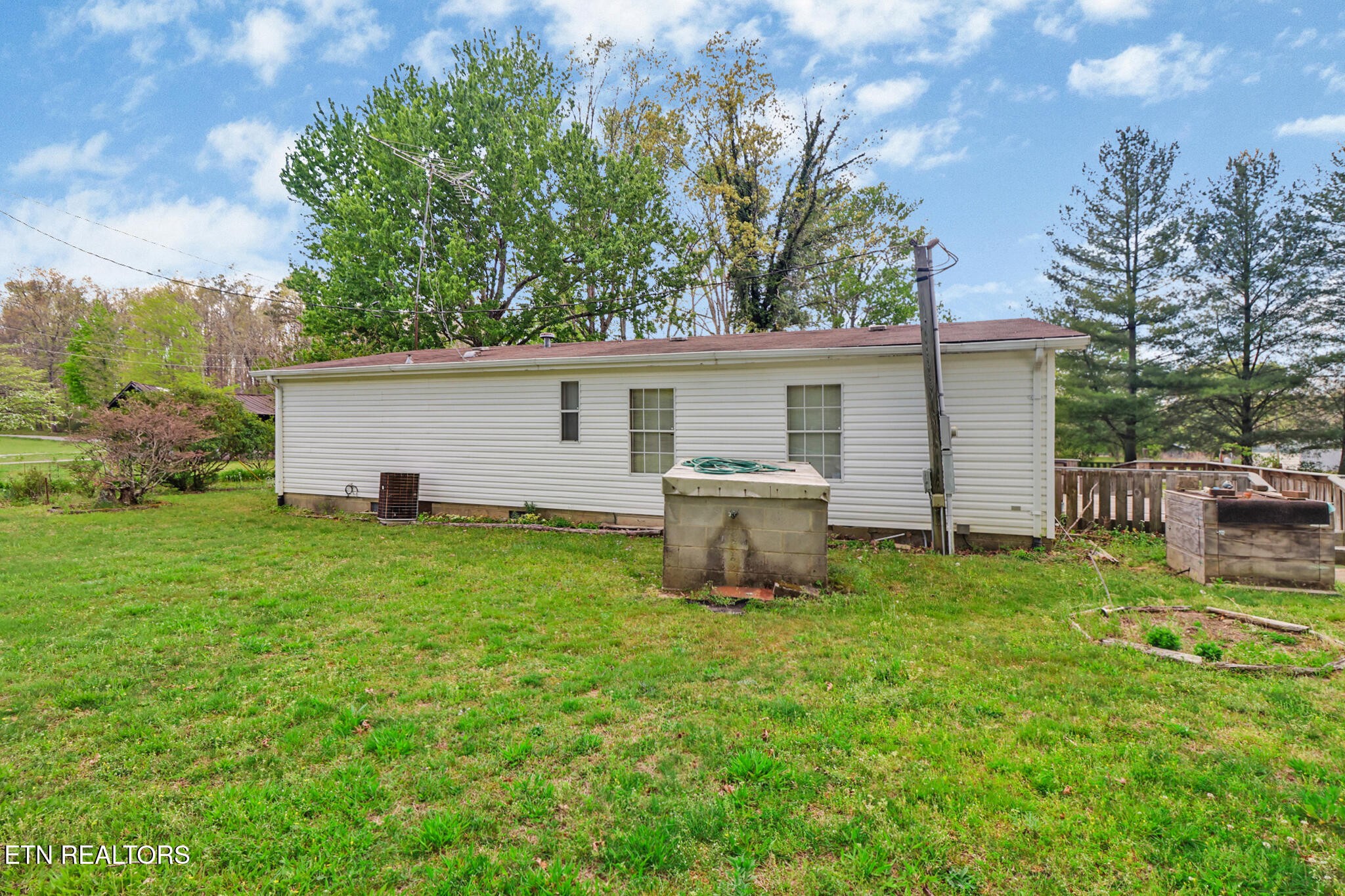 1243 Franklin Loop