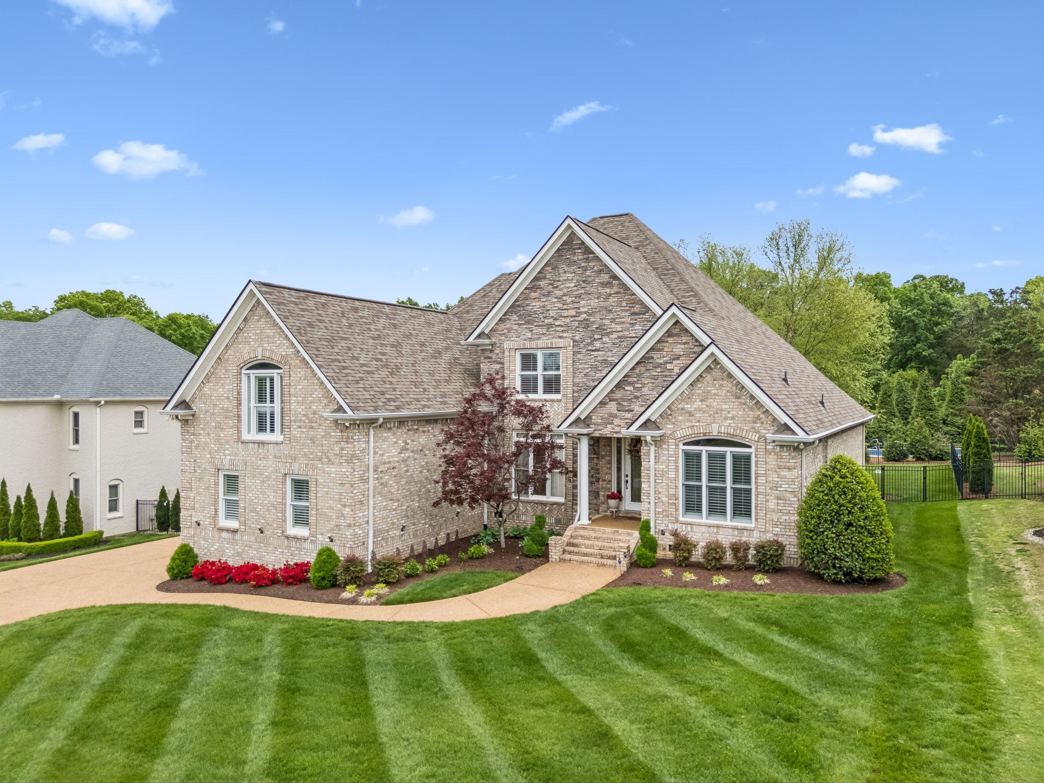 548 Ridgecrest Ln