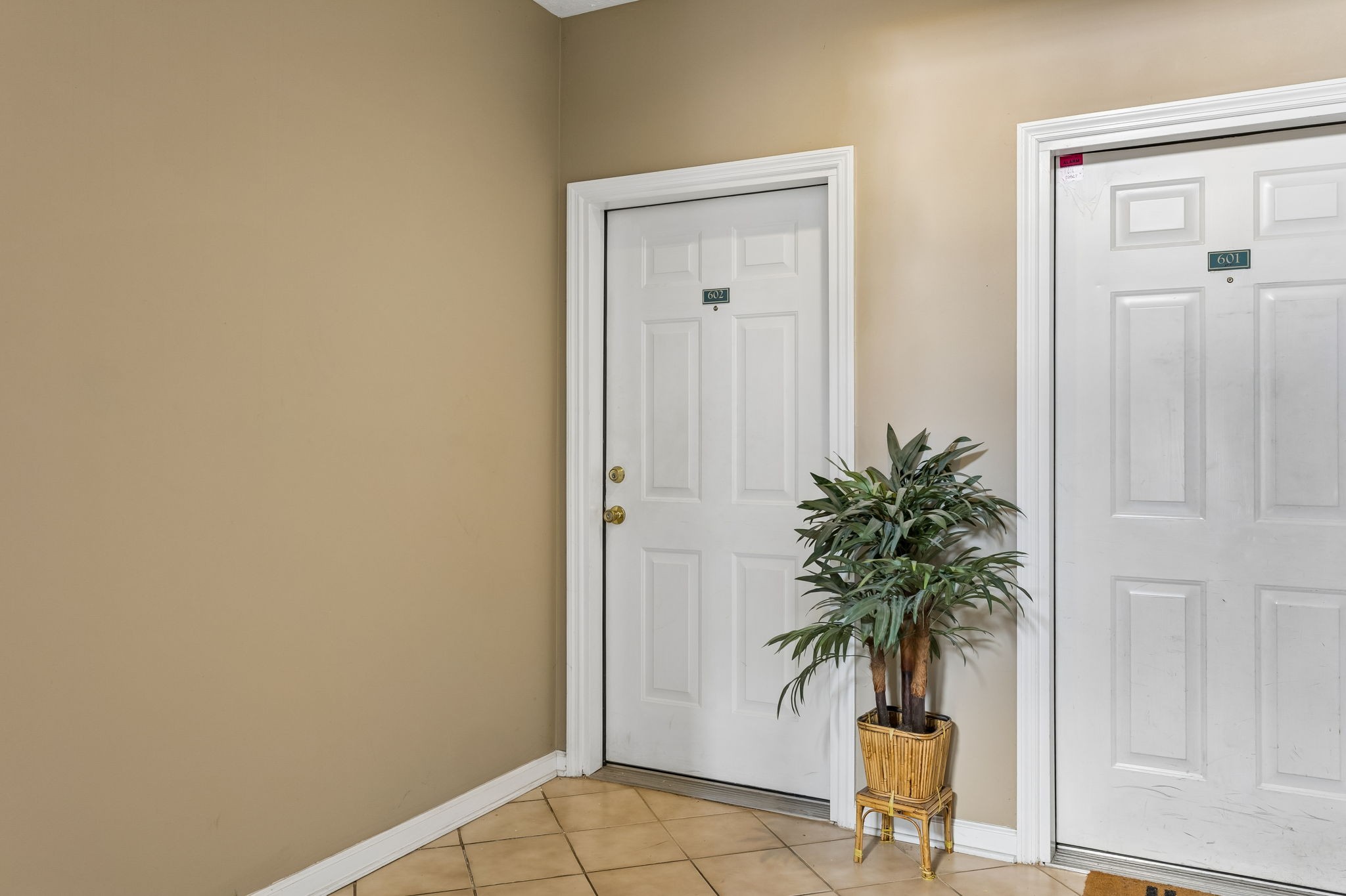 602 Churchill Xing