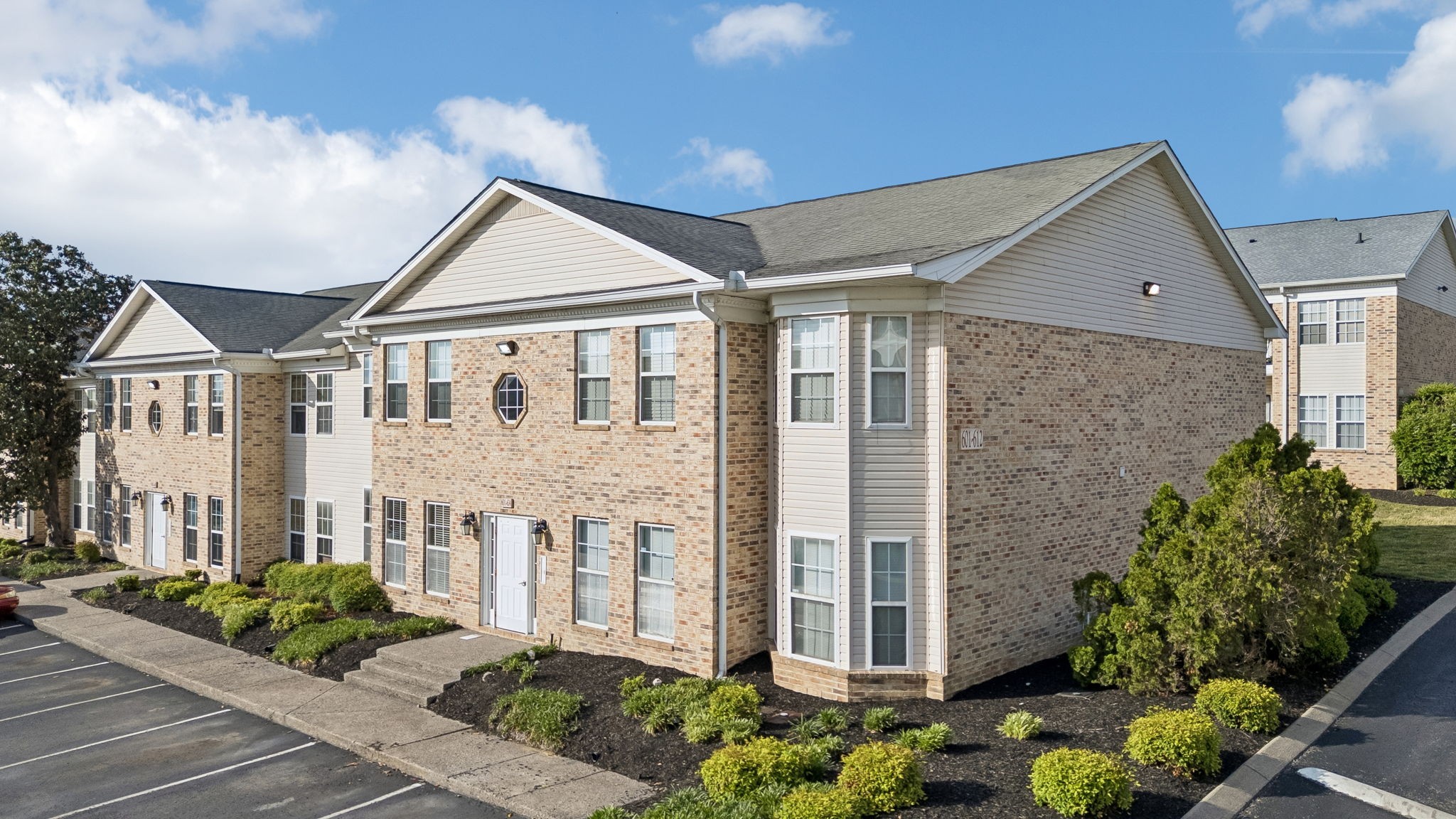 602 Churchill Xing