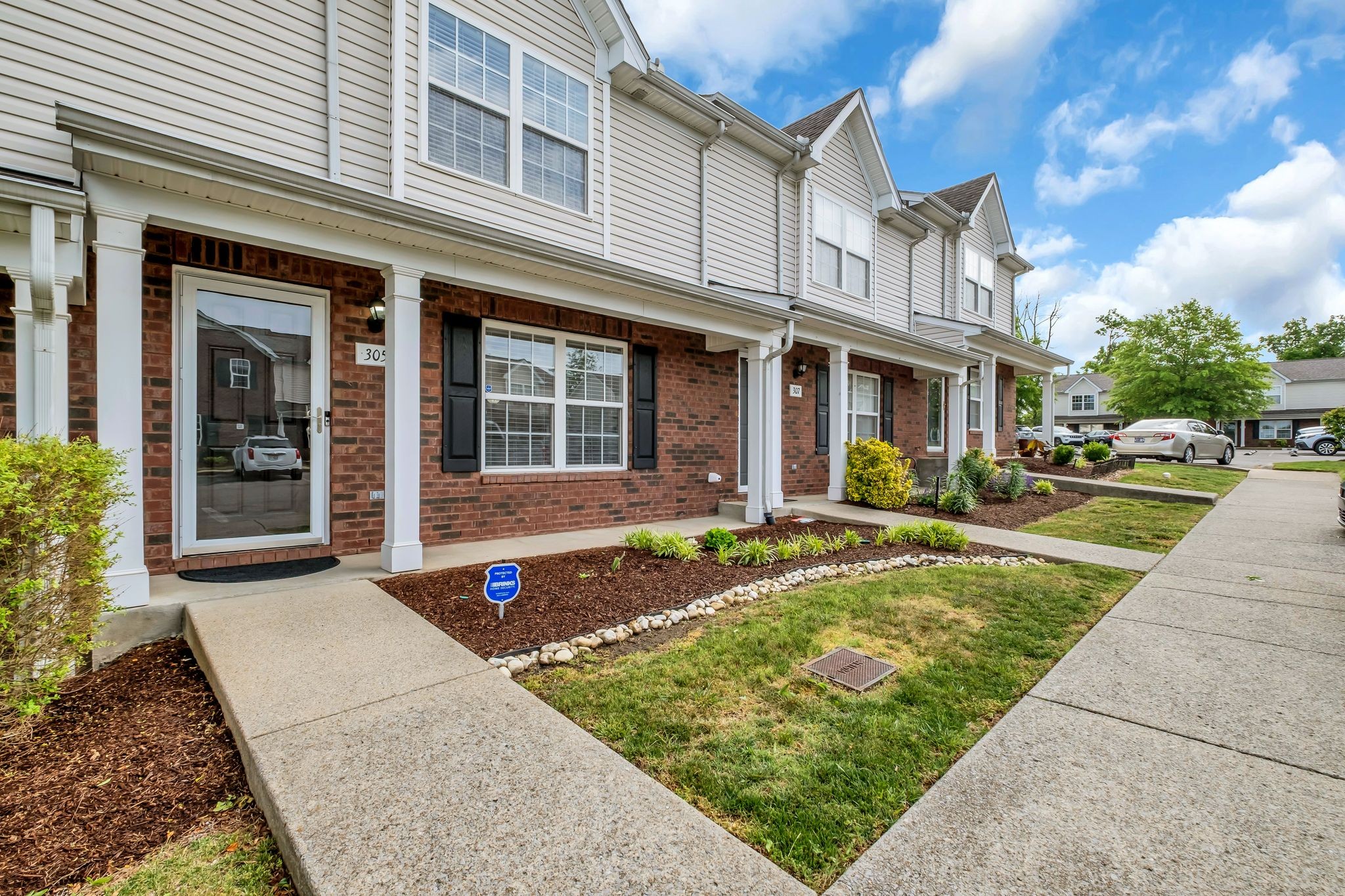 305 Doe Ridge Ct