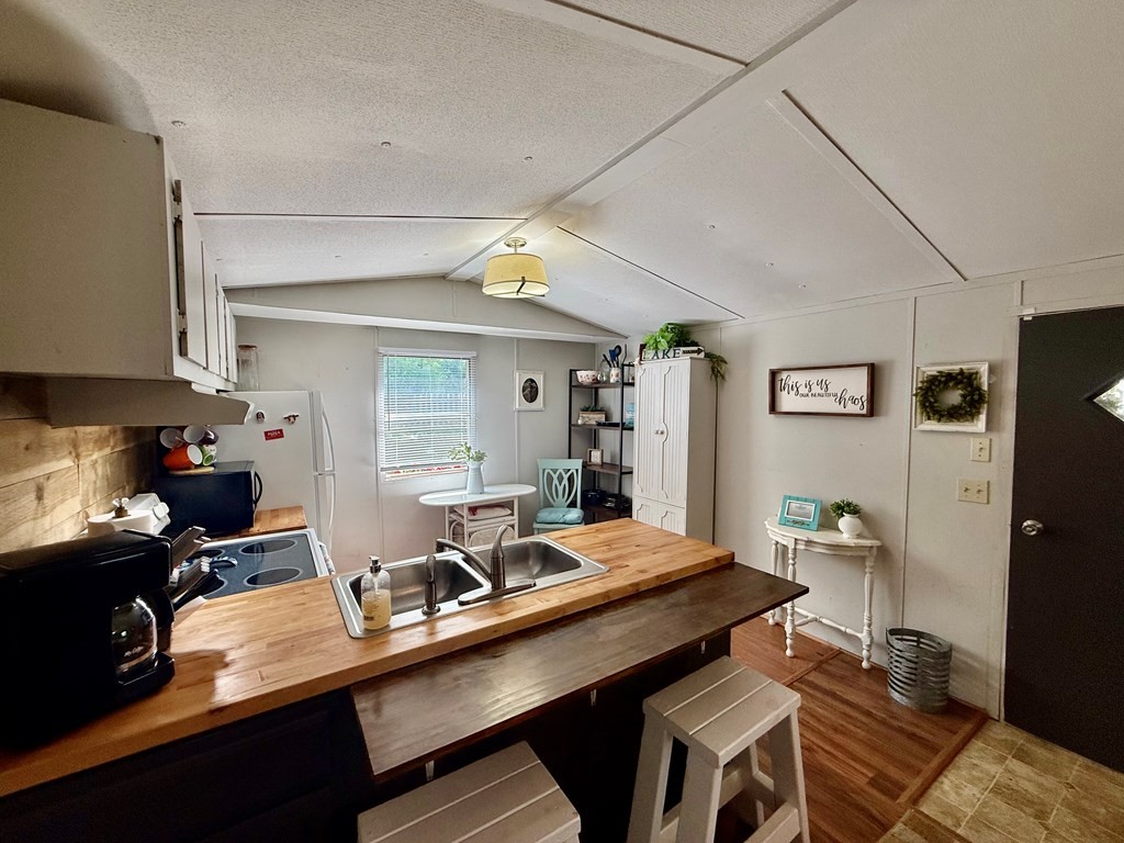 545 Mansard Island Dr