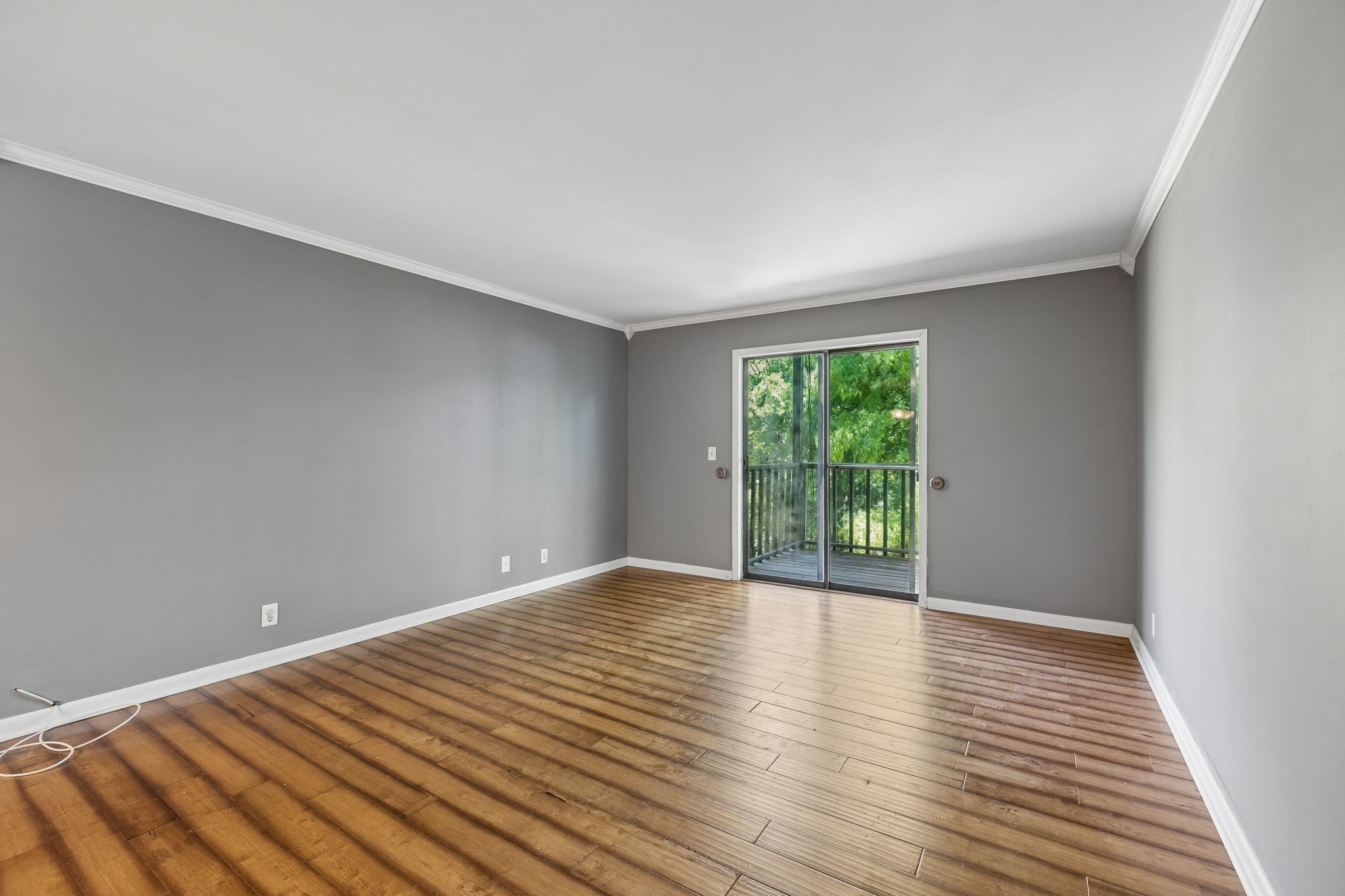 555 N DuPont Ave