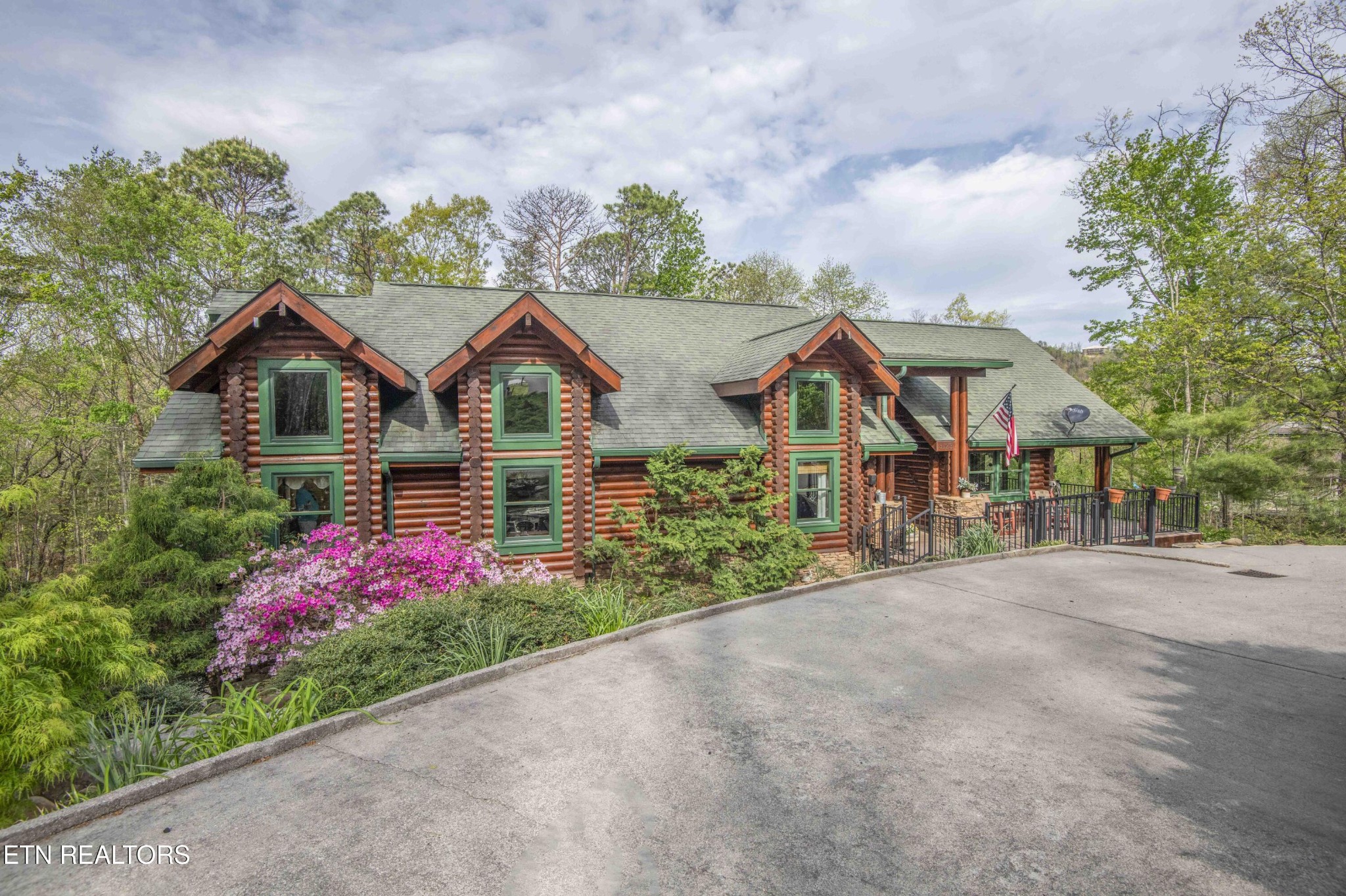 3123 Rocking Chair Lane
