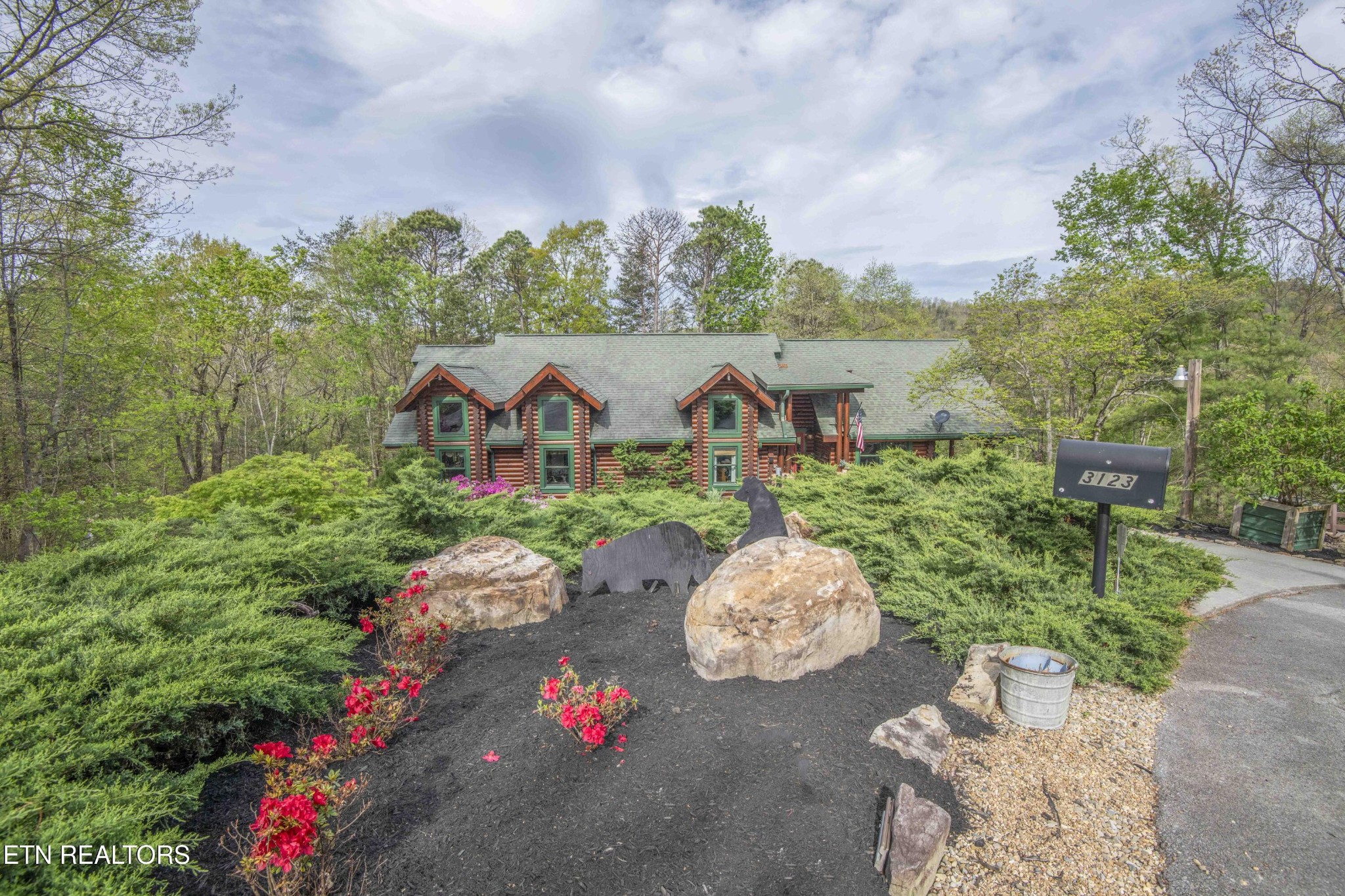 3123 Rocking Chair Lane