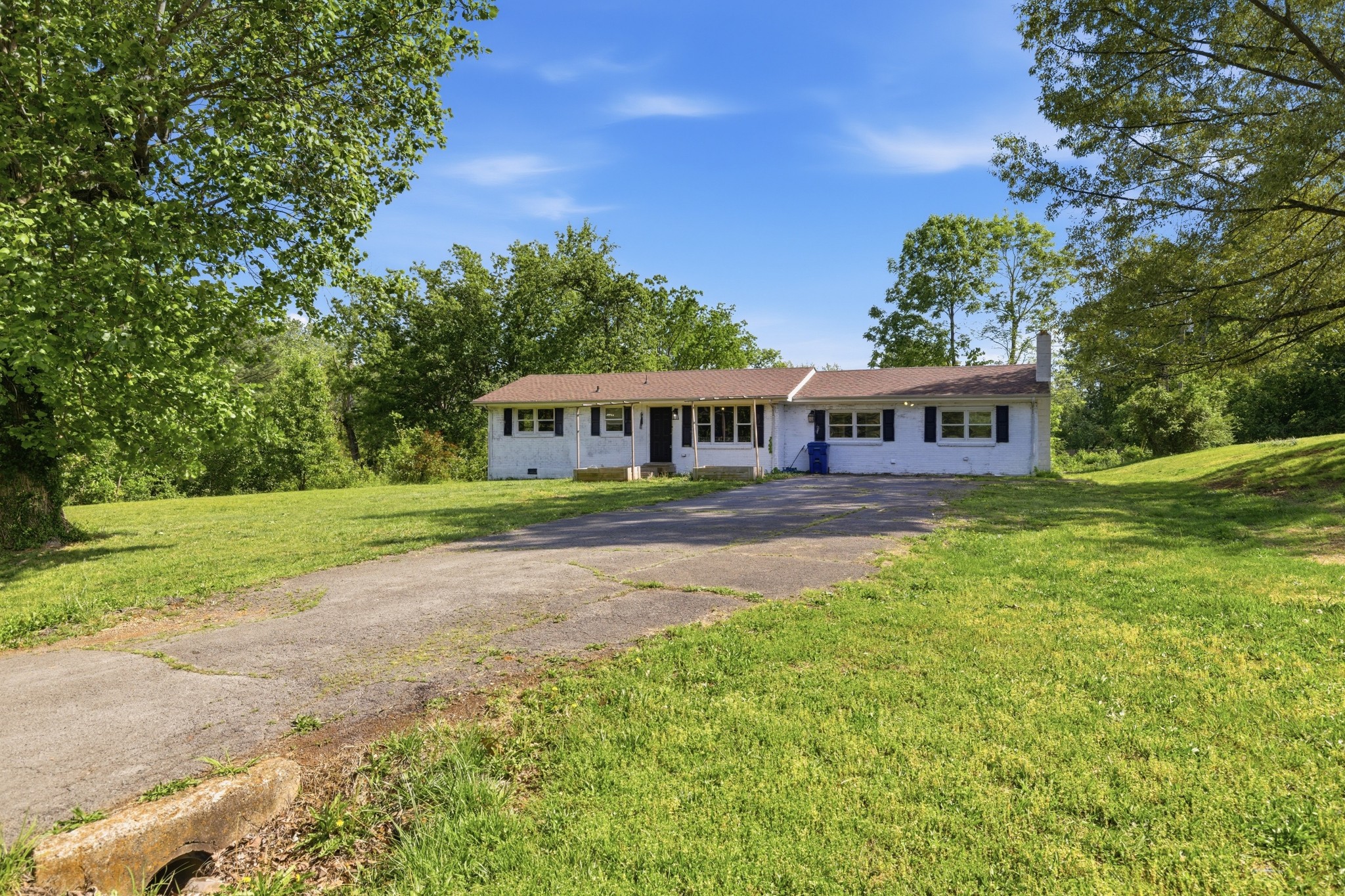 2082 Skyview Cir