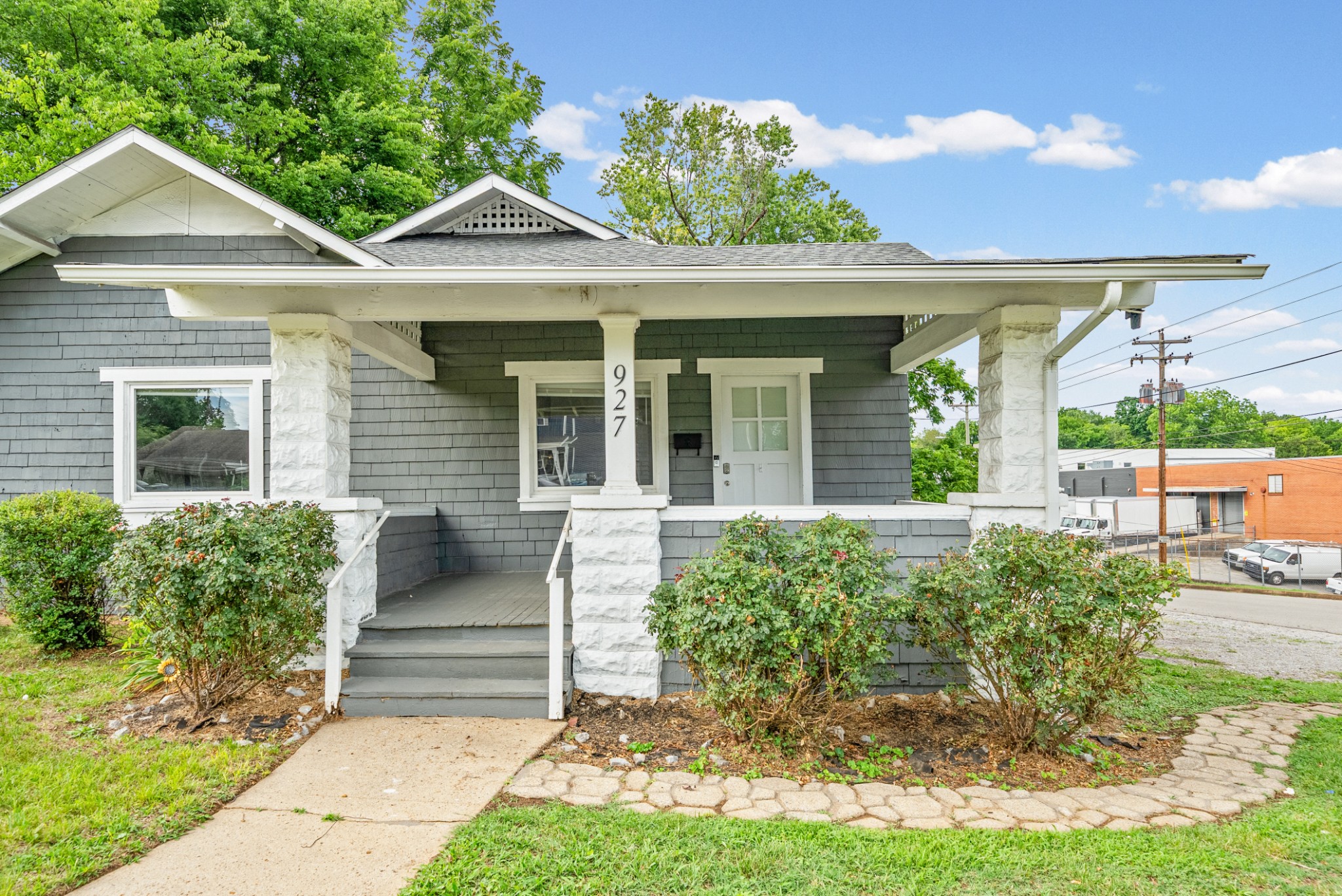 927 Crossland Ave