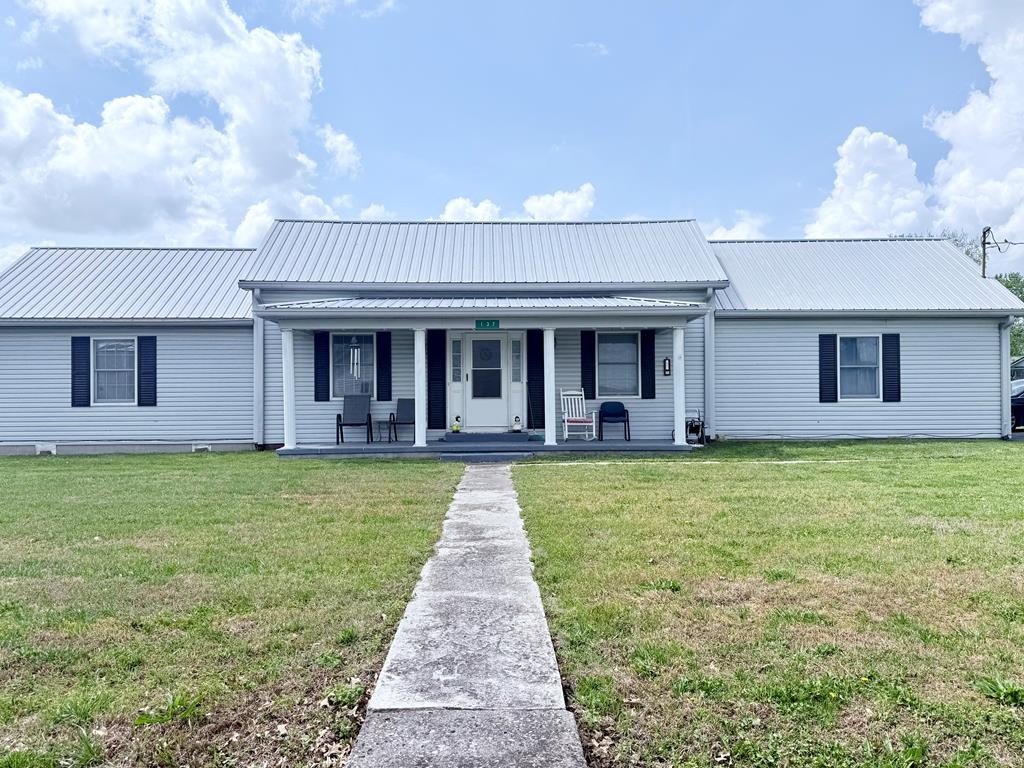 137 Dripping Springs St
