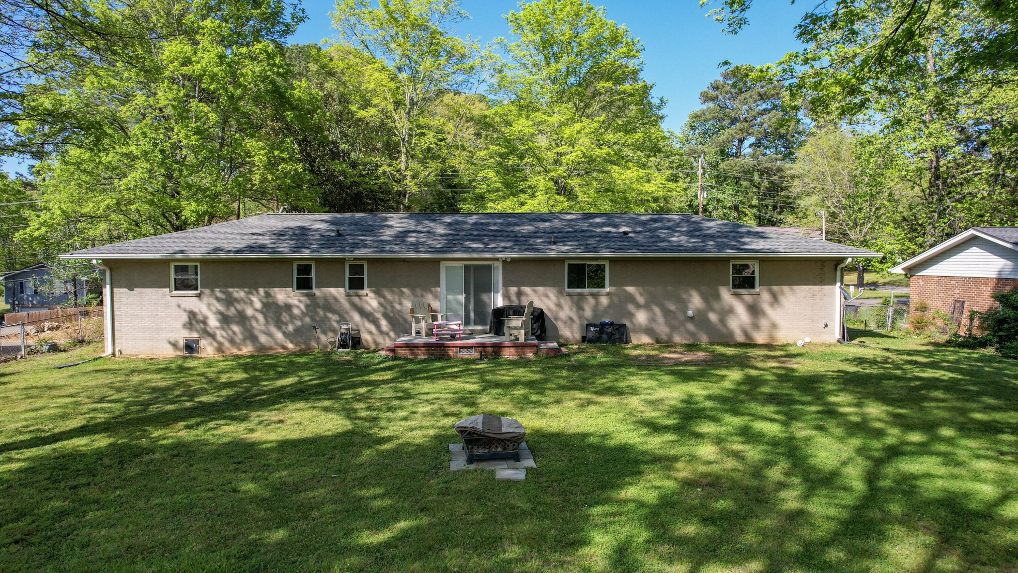 355 Mohawk Drive, NW