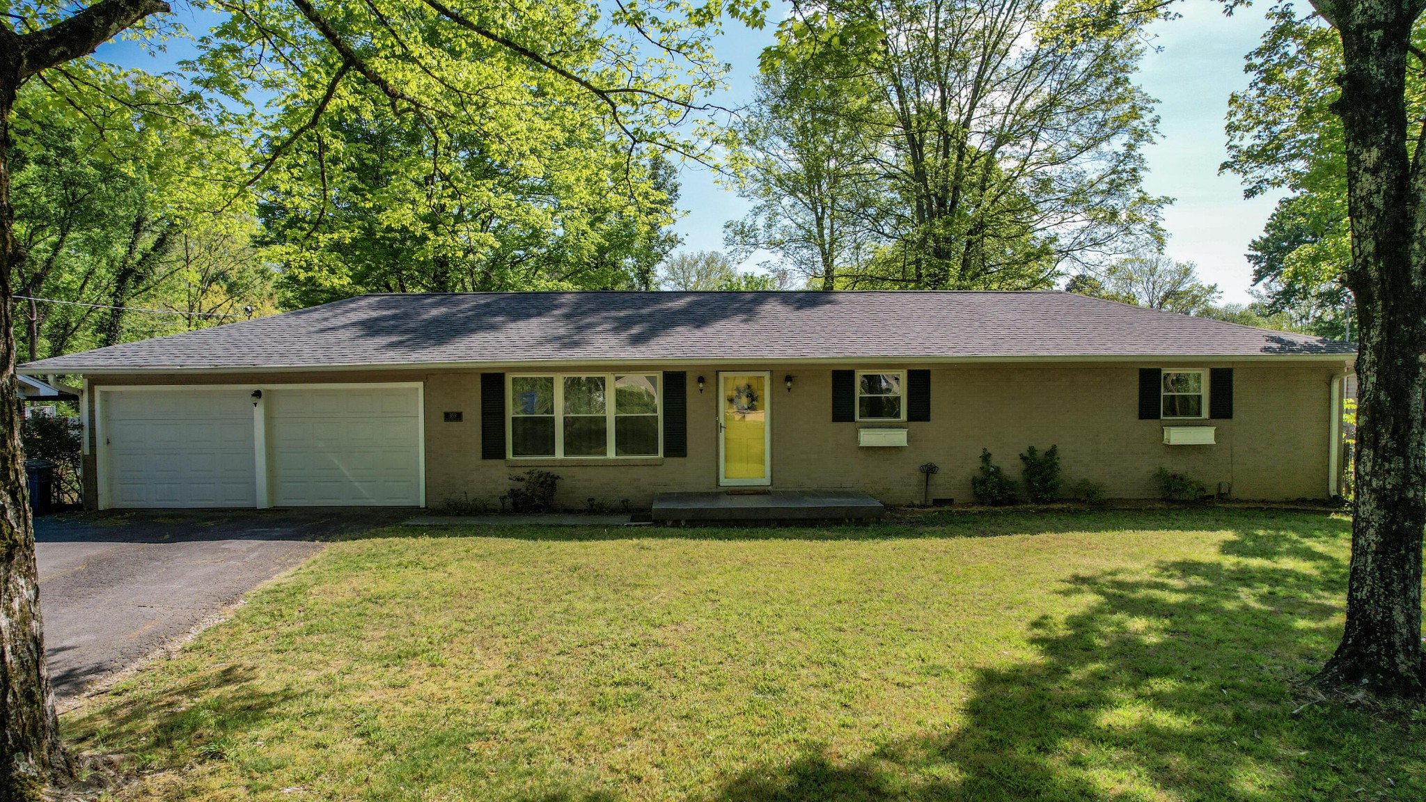 355 Mohawk Drive, NW