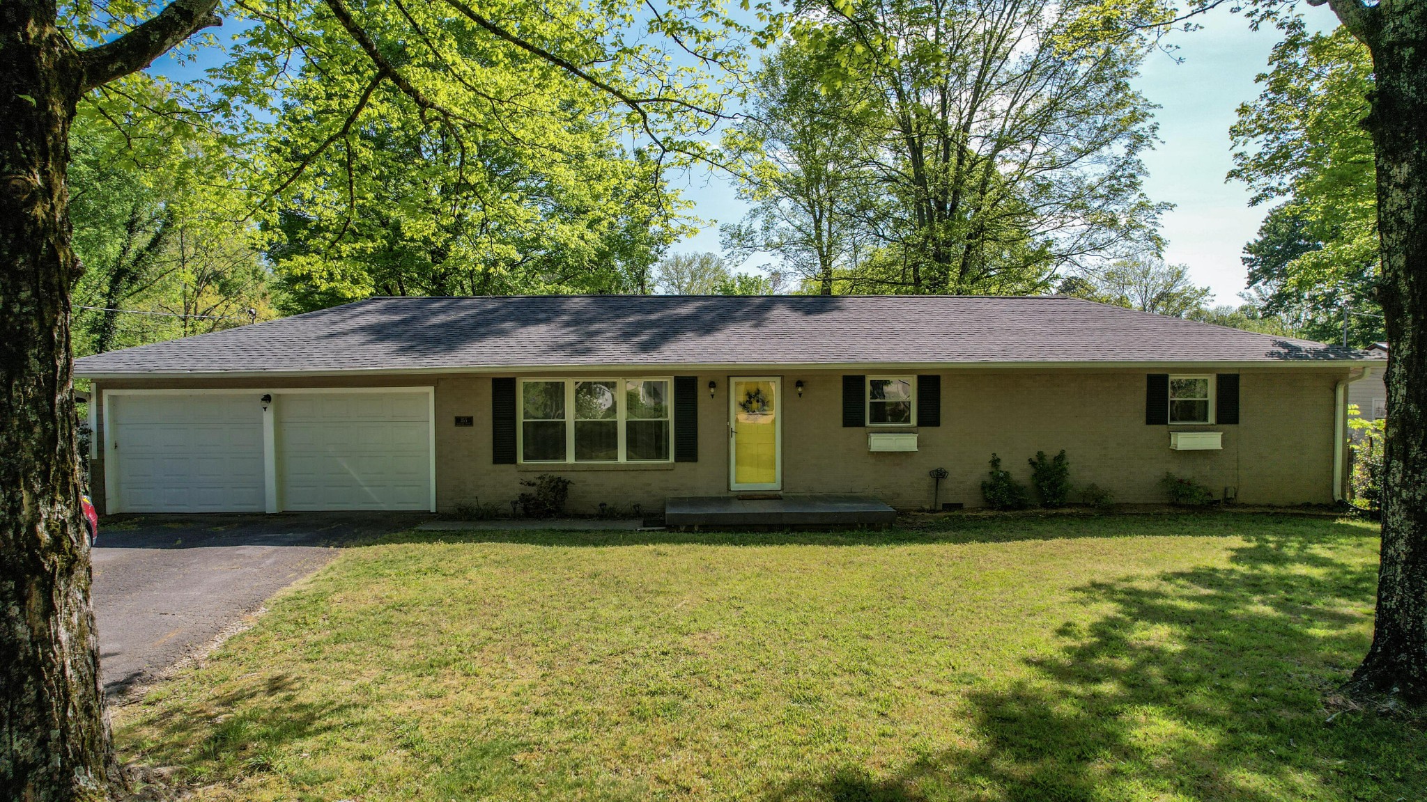 355 Mohawk Drive, NW
