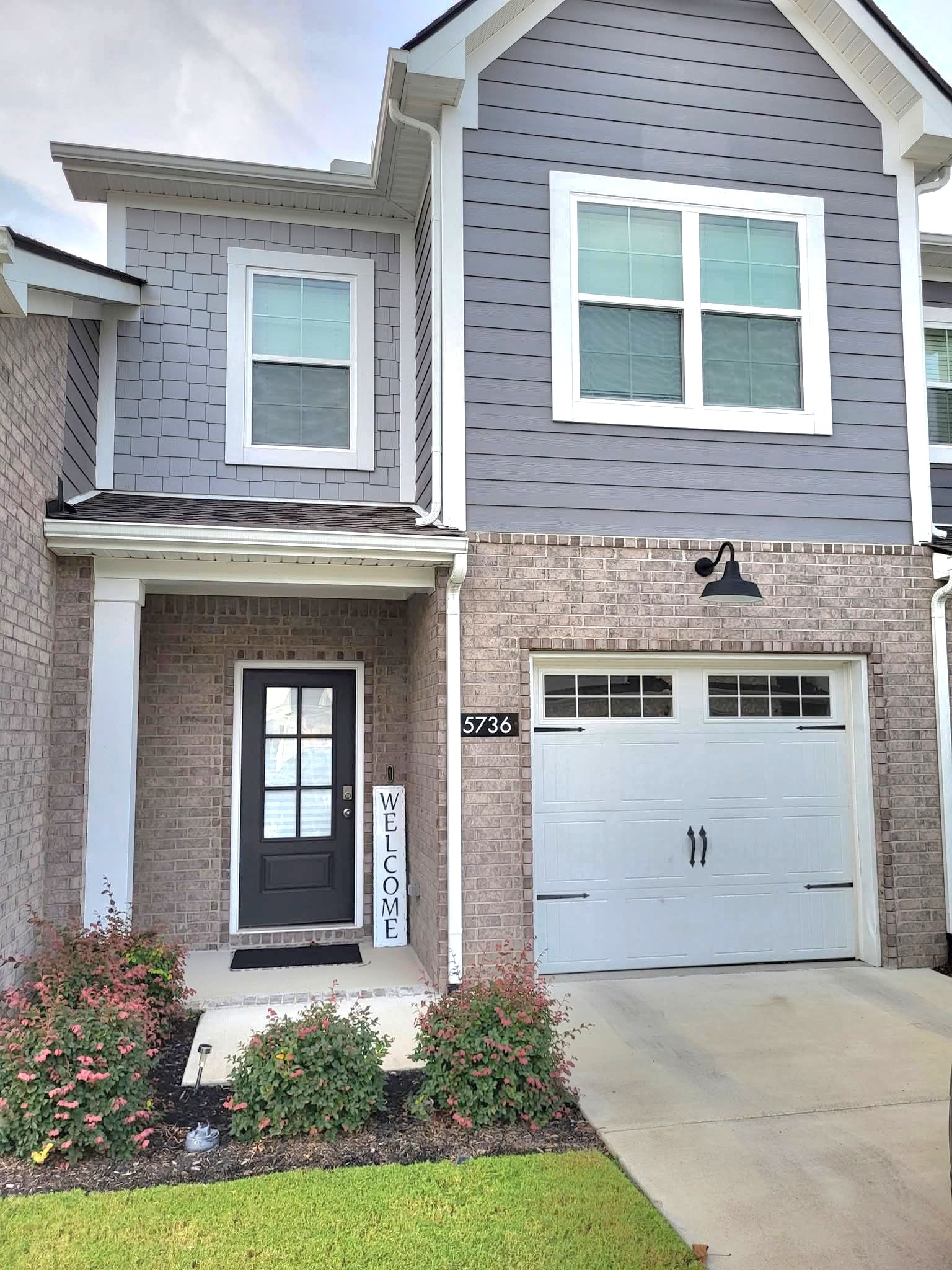 5736 Dockside Dr