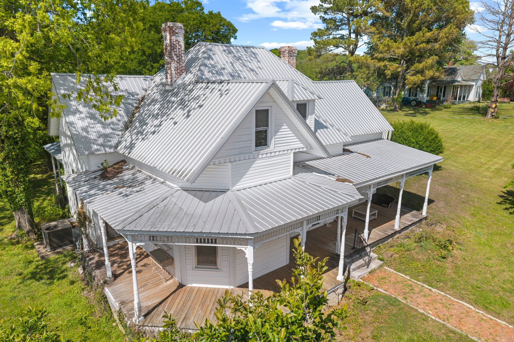 1851 Main St