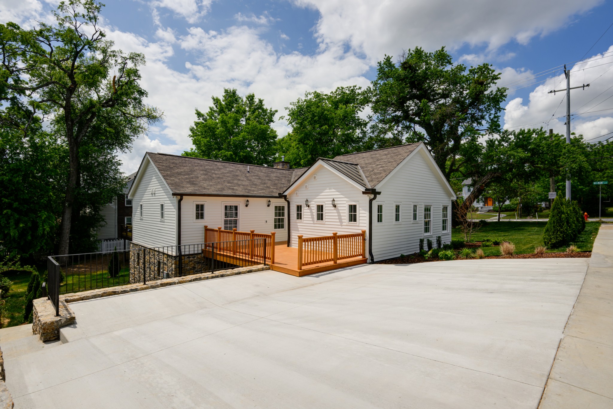 2600 Belmont Blvd