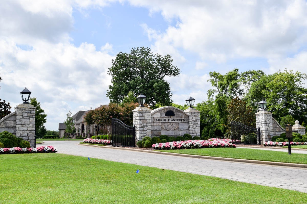 1273 Potter Ln