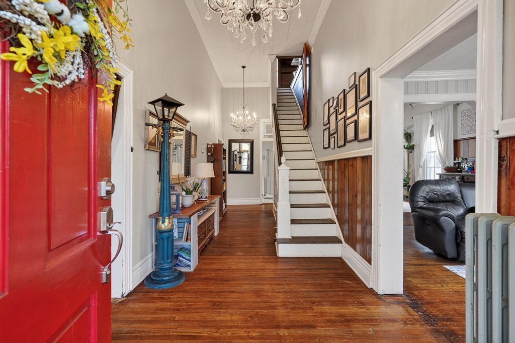 105 Roberts St