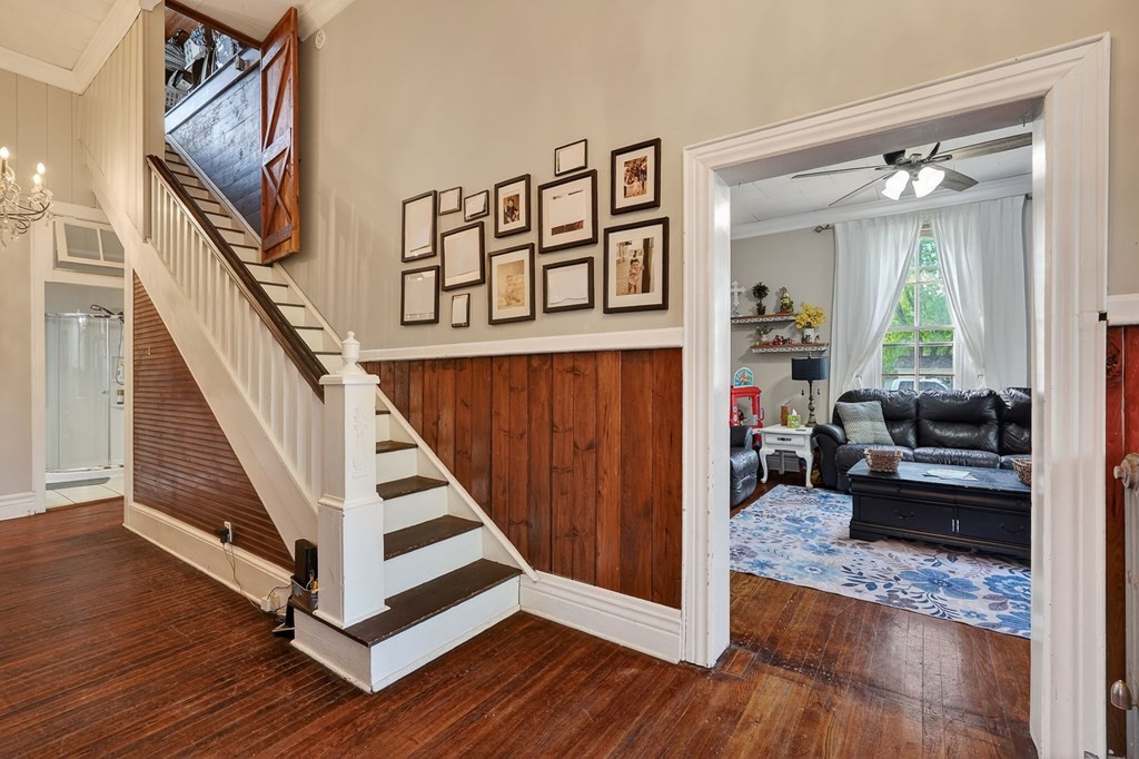 105 Roberts St